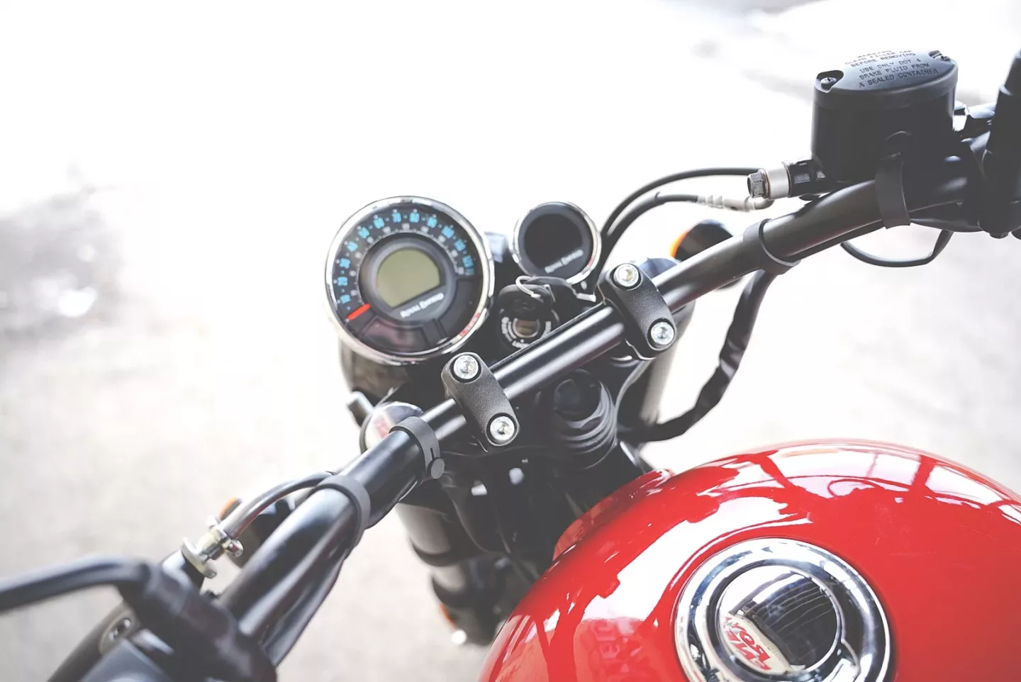 1BC275E7-866D-417F-90E9-B30A4BF05F43 2024 Royal Enfield Meteor 350 - Fireball Red