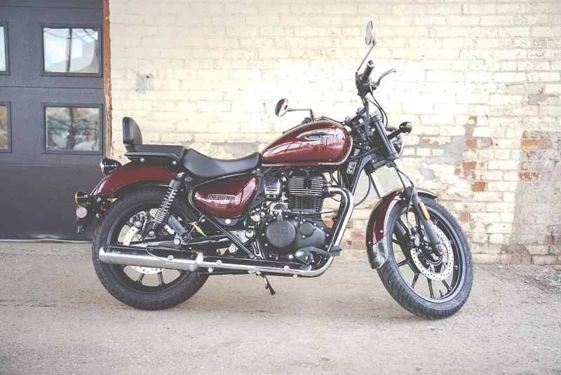 2024 Royal Enfield Meteor 350 - Stellar Red
