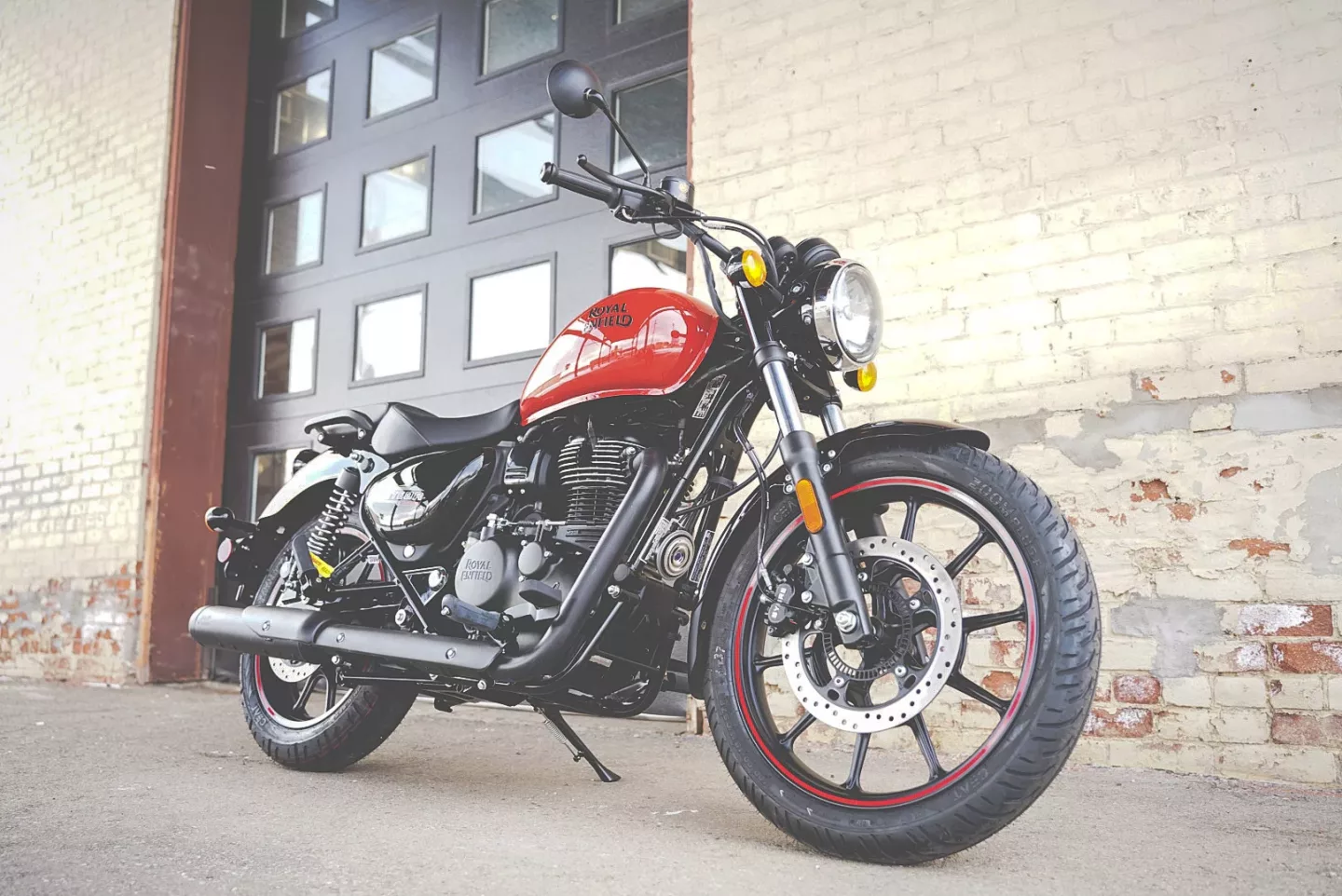 6646F79F-2273-4D9E-92B9-719F0A9030A7 2024 Royal Enfield Meteor 350 - Fireball Red