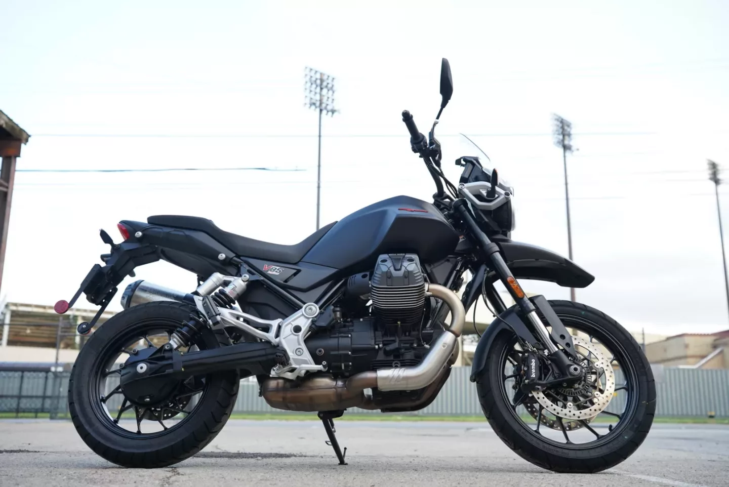 2025 Moto Guzzi V85 - Strada Black - DEMO