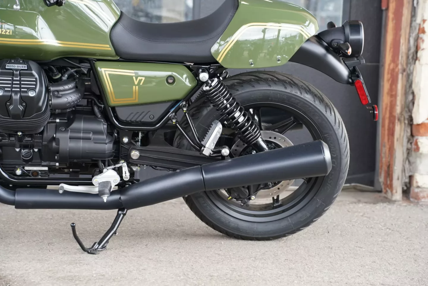 2024 Moto Guzzi V7 Stone - Forest Green Sketch Kit