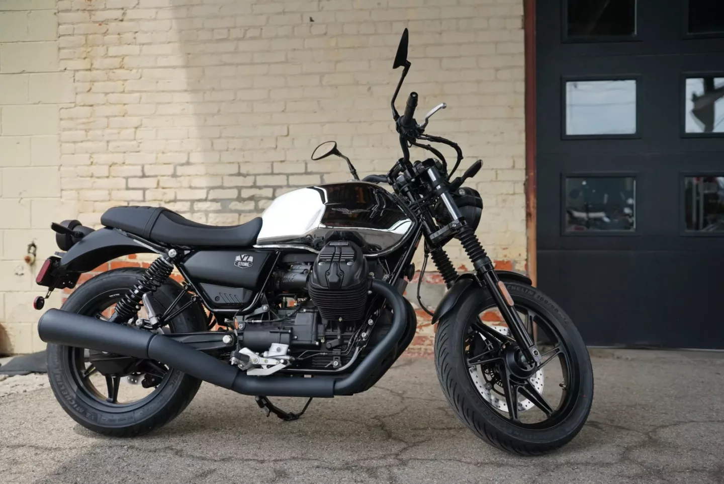 2025 Moto Guzzi V7 Stone - Chrome