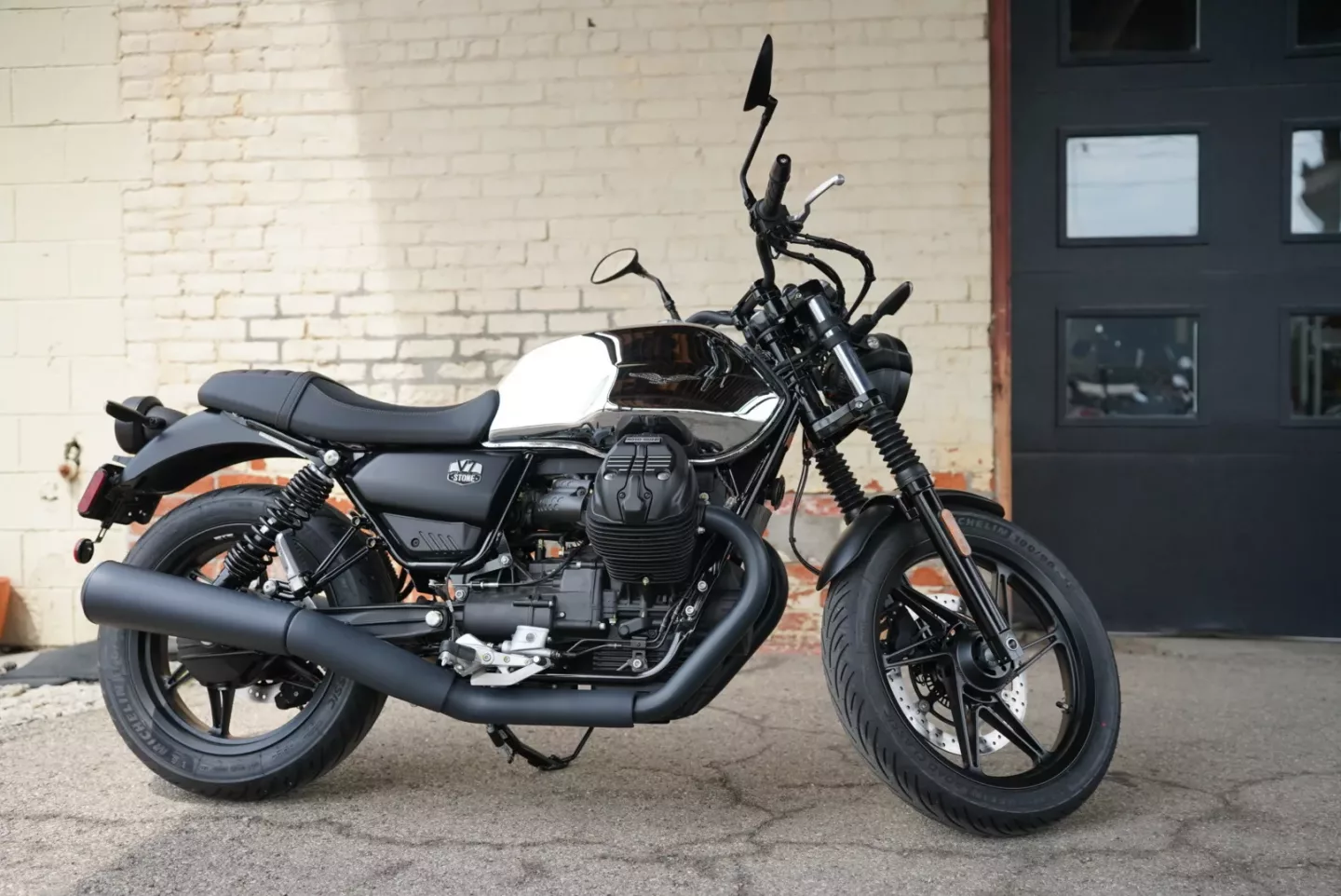2025 Moto Guzzi V7 Stone - Chrome