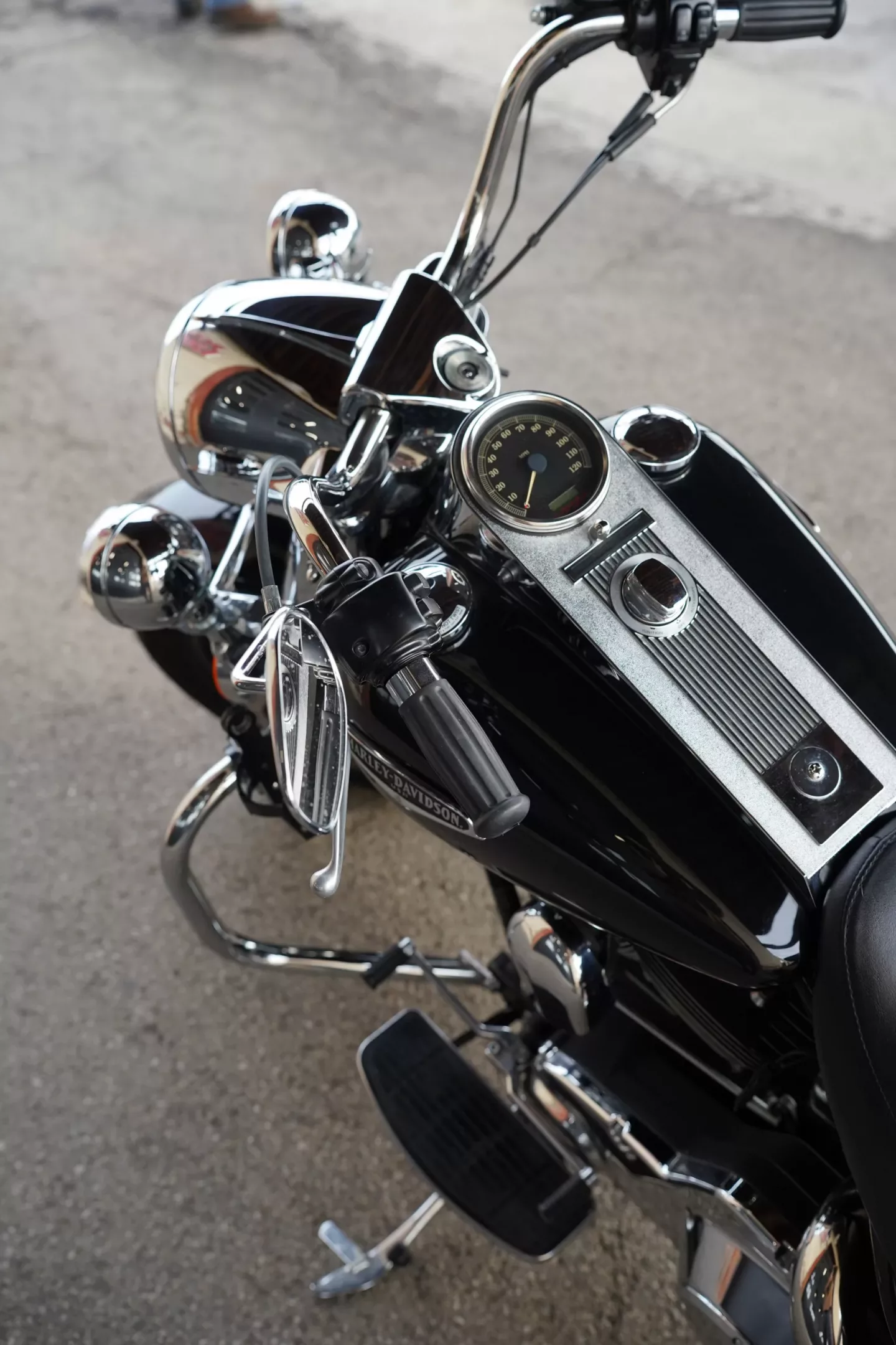 6911043a6cfa0648060b6af2 2005 Harley-Davidson Road King