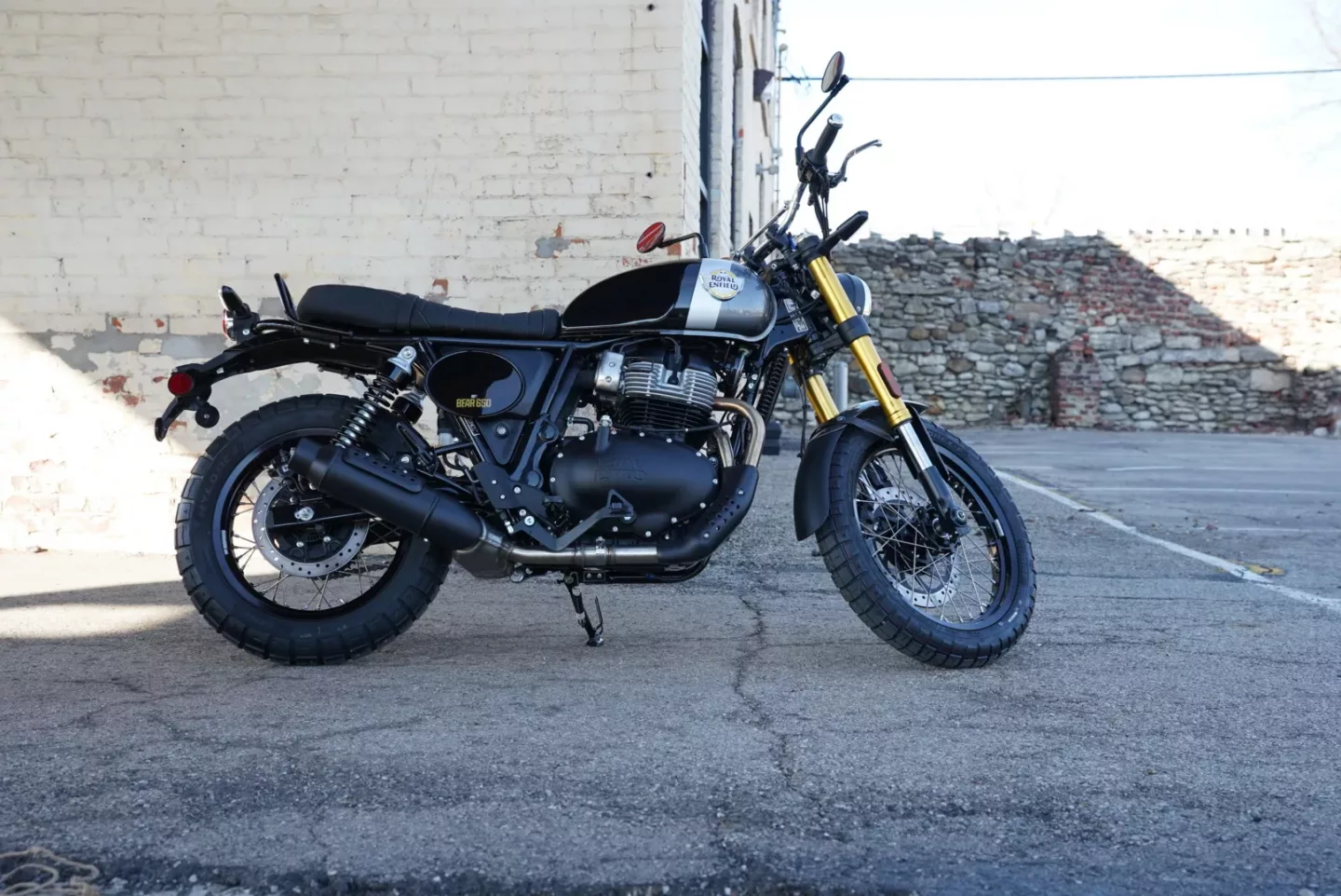 6985198252a8189ed70e8a72 2027 Royal Enfield Bear 650 - Golden Shadow