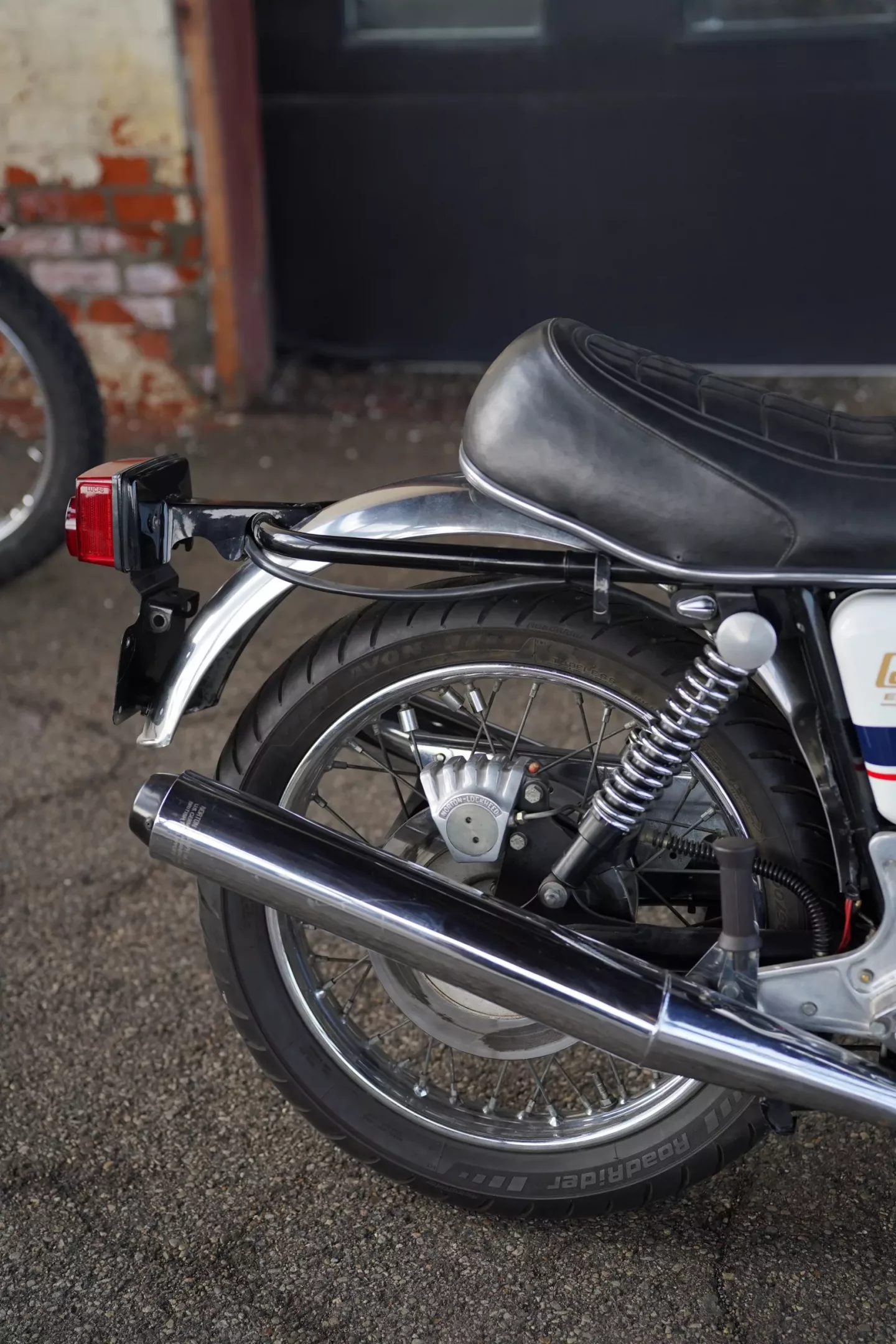69a08c7fd0ff8d60520d9082 1975 Norton Commando 850