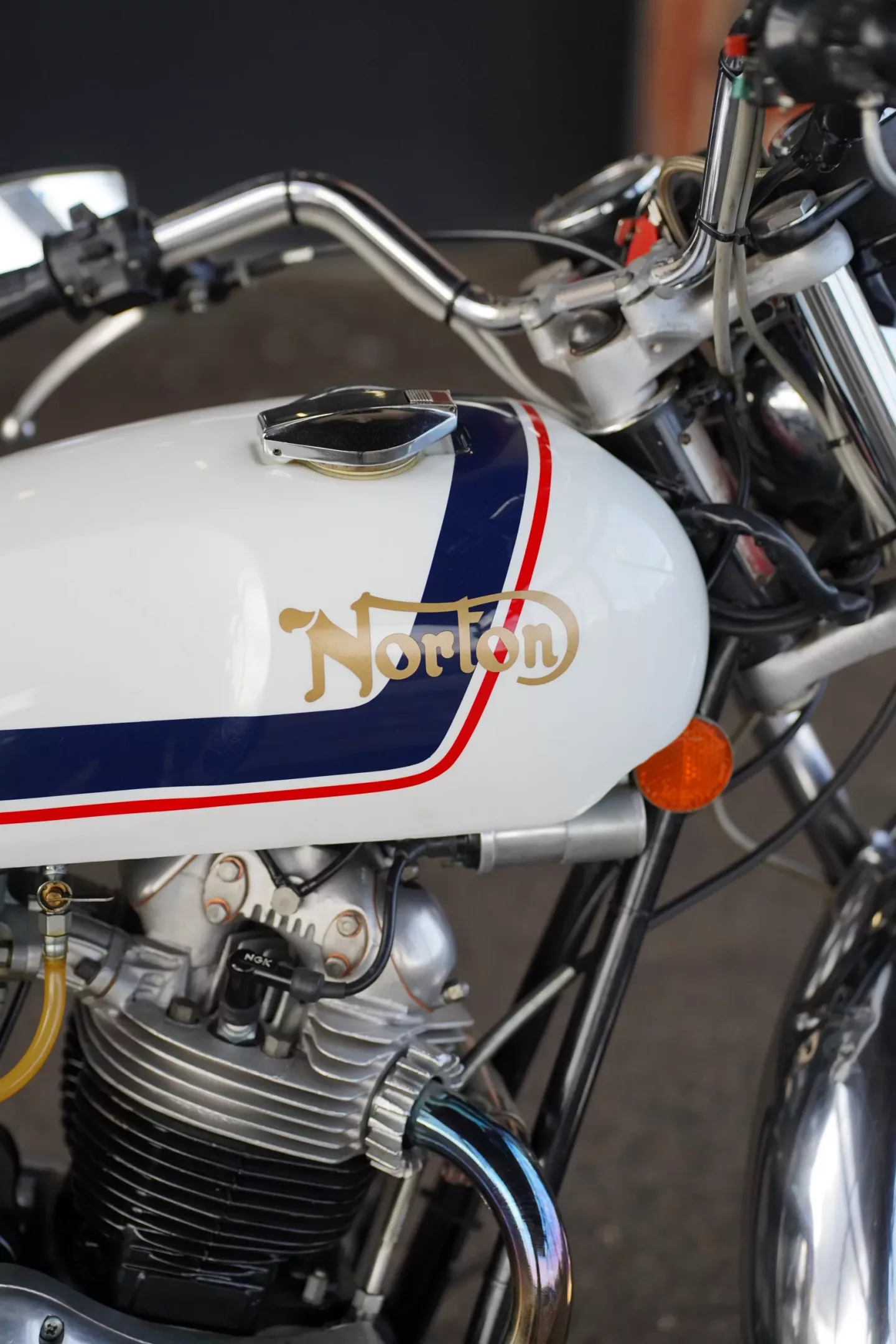 69a08ca312739a2ad300cdc2 1975 Norton Commando 850