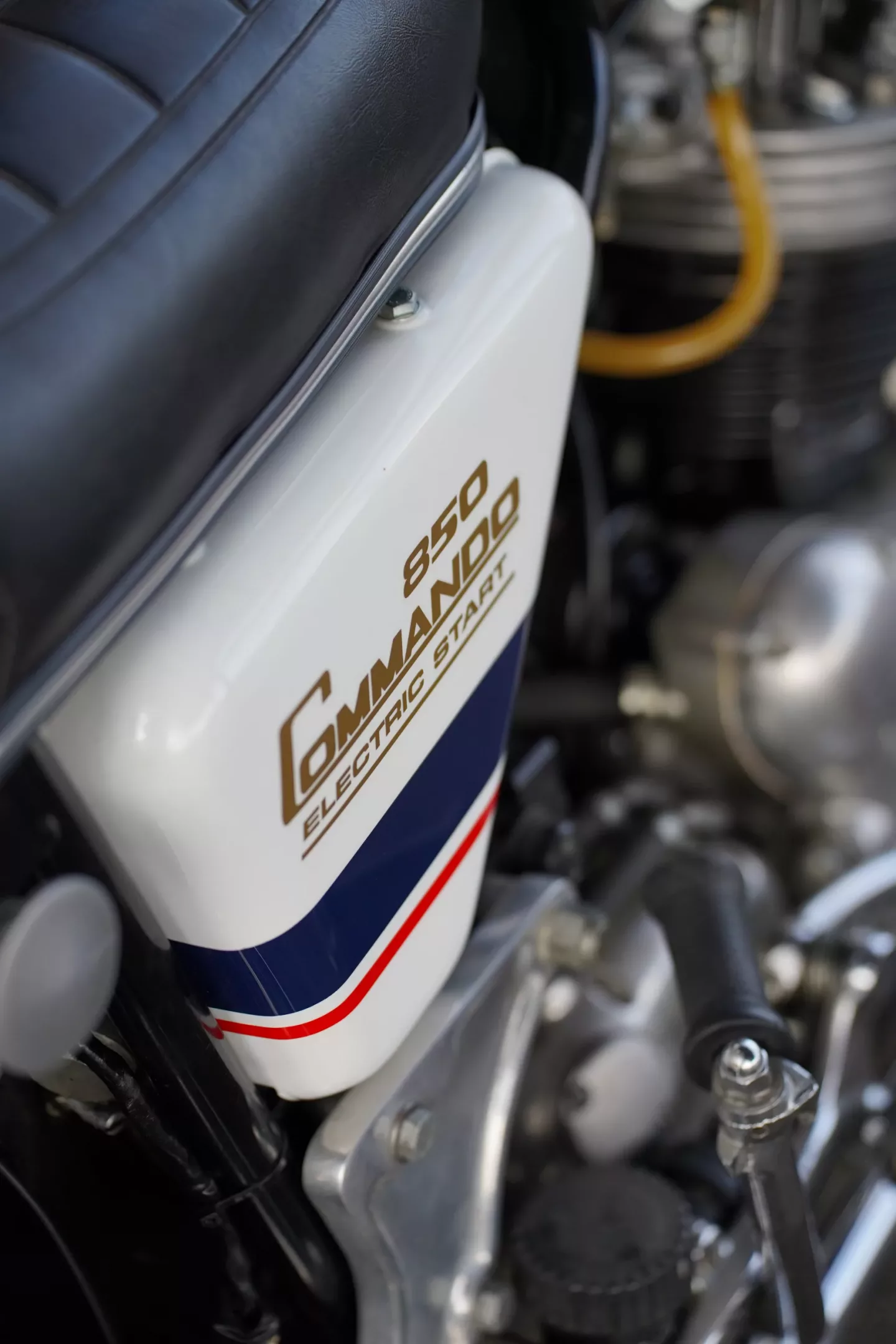 69a08cd5b256d1cbdd060182 1975 Norton Commando 850