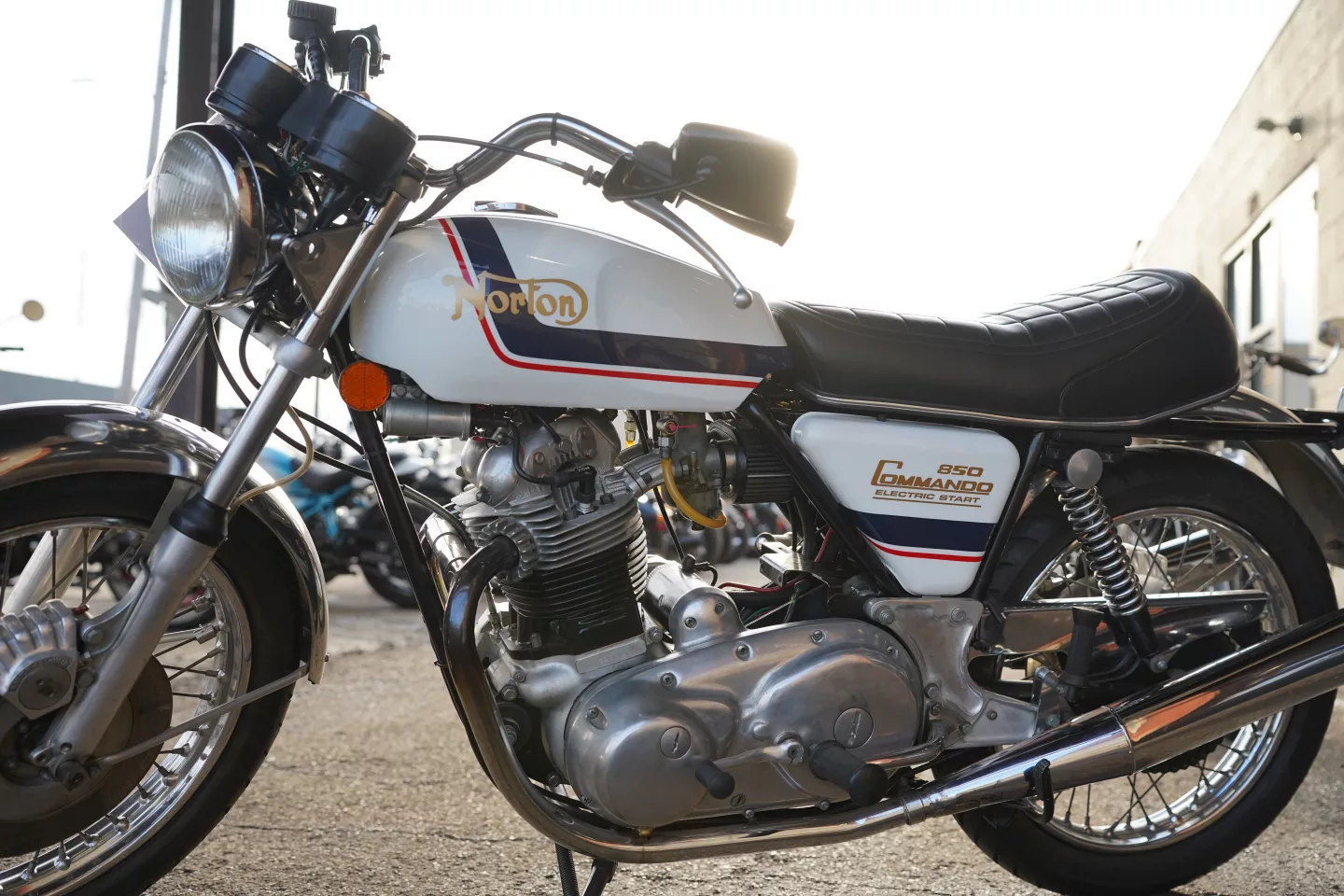 69a08d65311afc9f2f09d066 1975 Norton Commando 850