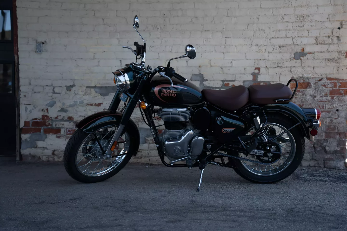 2024 Royal Enfield Classic 350 - Halcyon Green