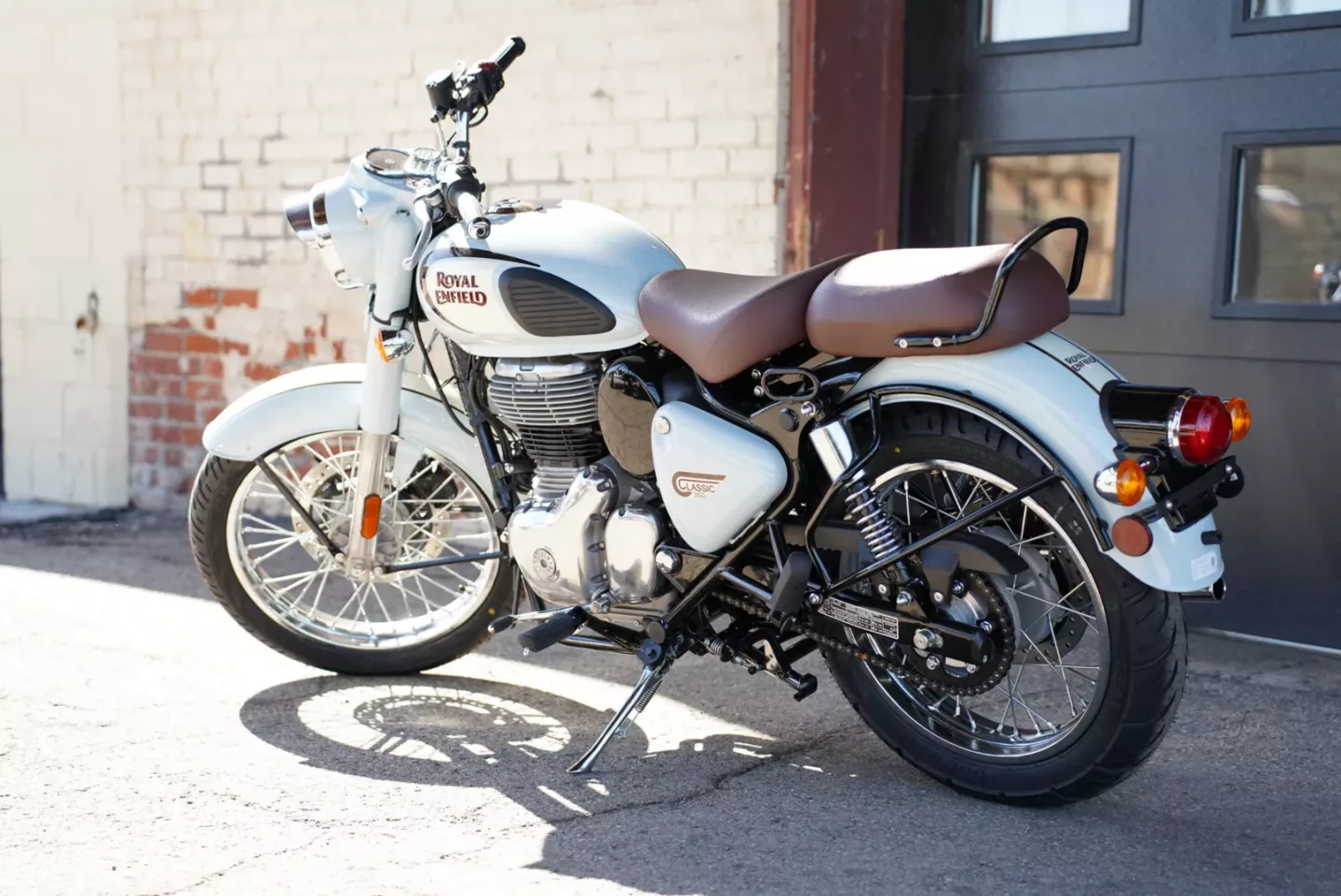 69baccbb69946f1a4e054f6f 2024 Royal Enfield Classic 350 - Halcyon Grey