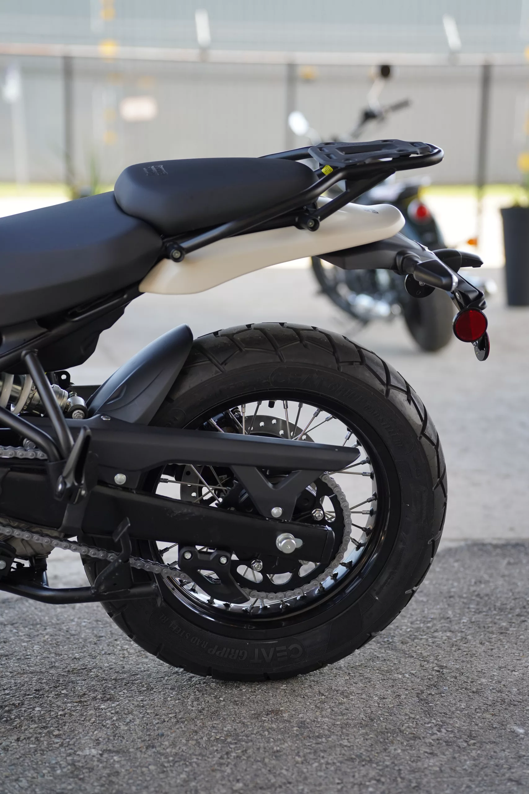 2026 Royal Enfield Himalayan - Kaza Brown Lowered Edition - Image 11