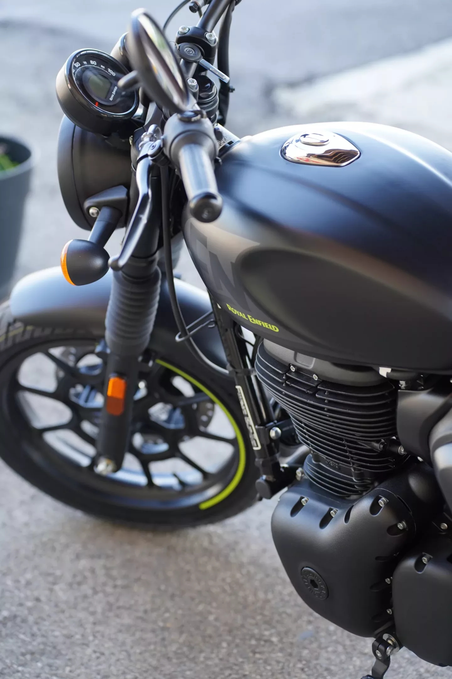 2026 Royal Enfield Hunter 350 - Graphite Grey