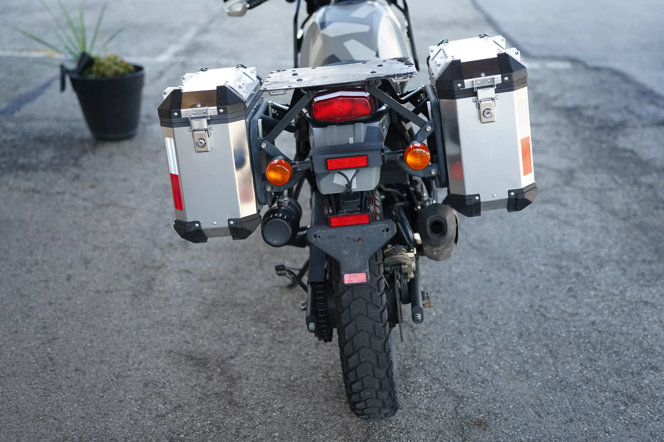 2019 Royal Enfield Himalayan 411 - Sleet Grey - Image 34