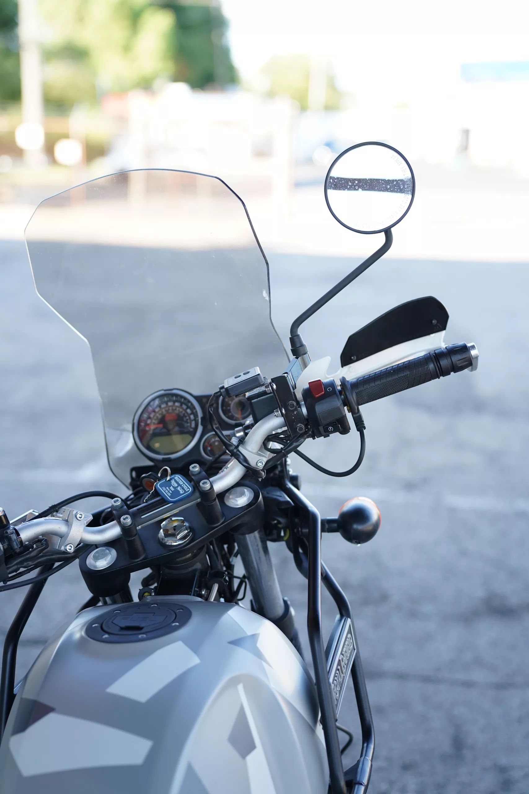 2019 Royal Enfield Himalayan 411 - Sleet Grey - Image 19