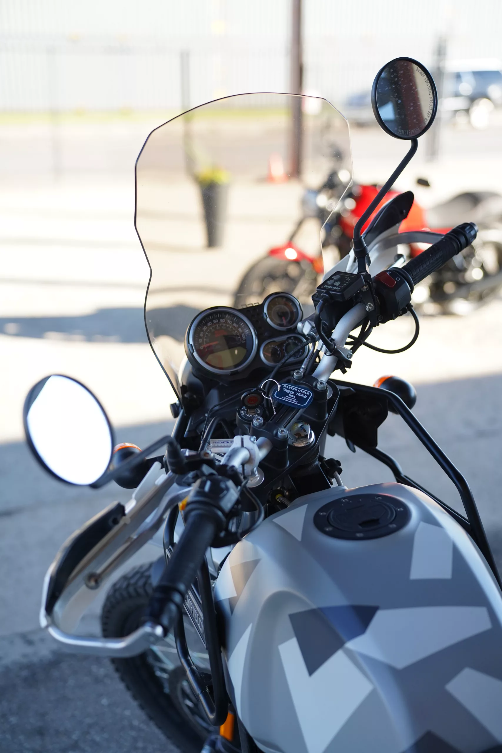 2019 Royal Enfield Himalayan 411 - Sleet Grey - Image 7