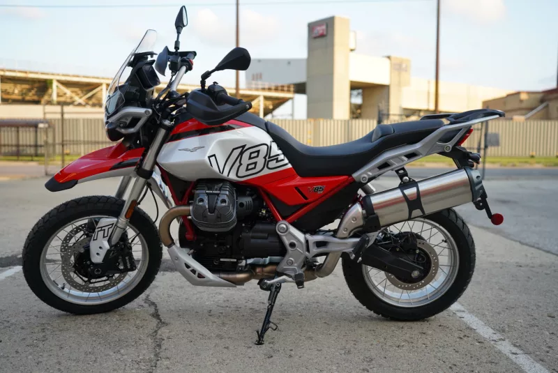 2025 Moto Guzzi V85TT -  ROSSO FUJI