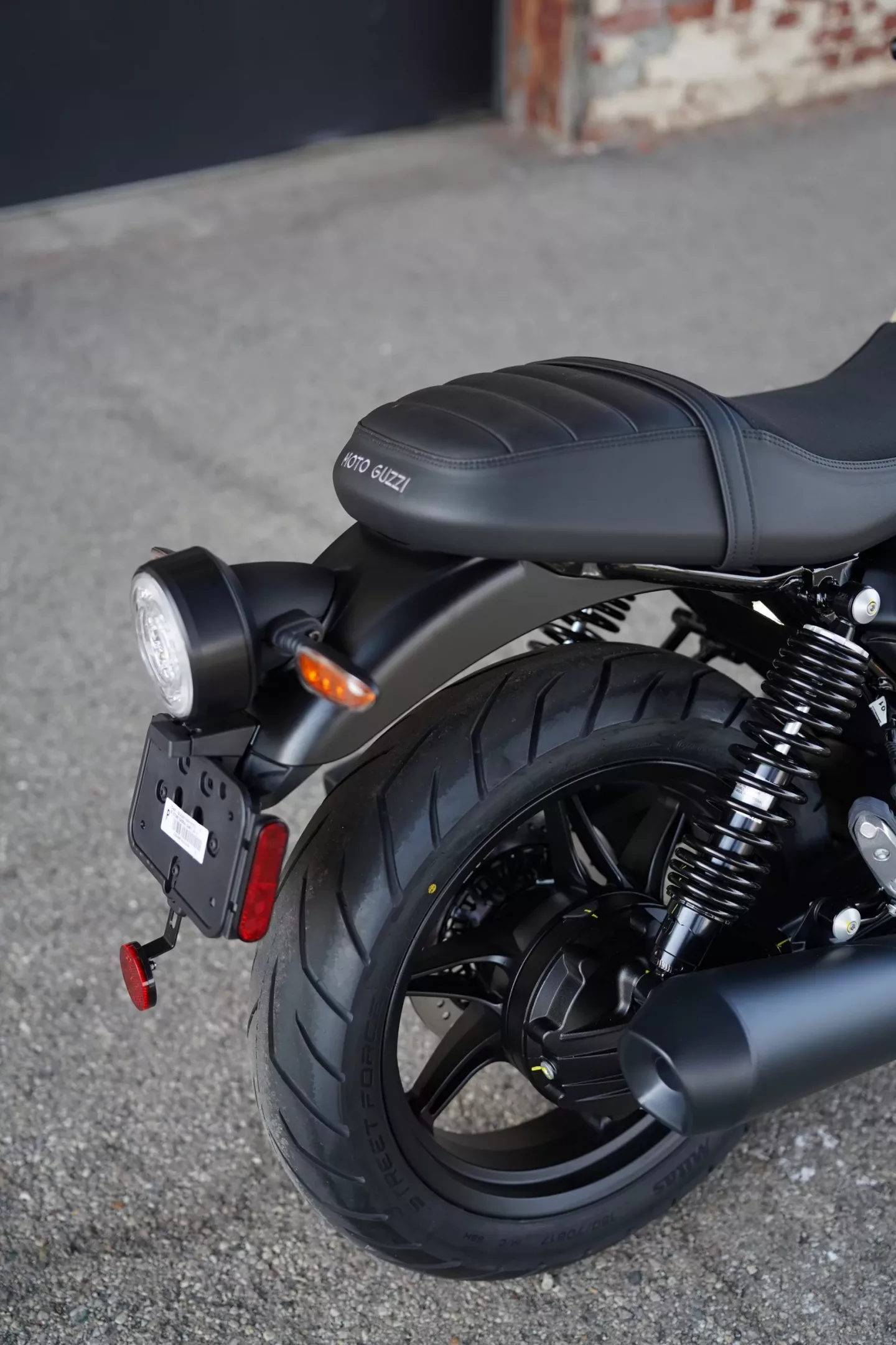 DSC00488 2027 Moto Guzzi V7 Stone - Sabbia Camo