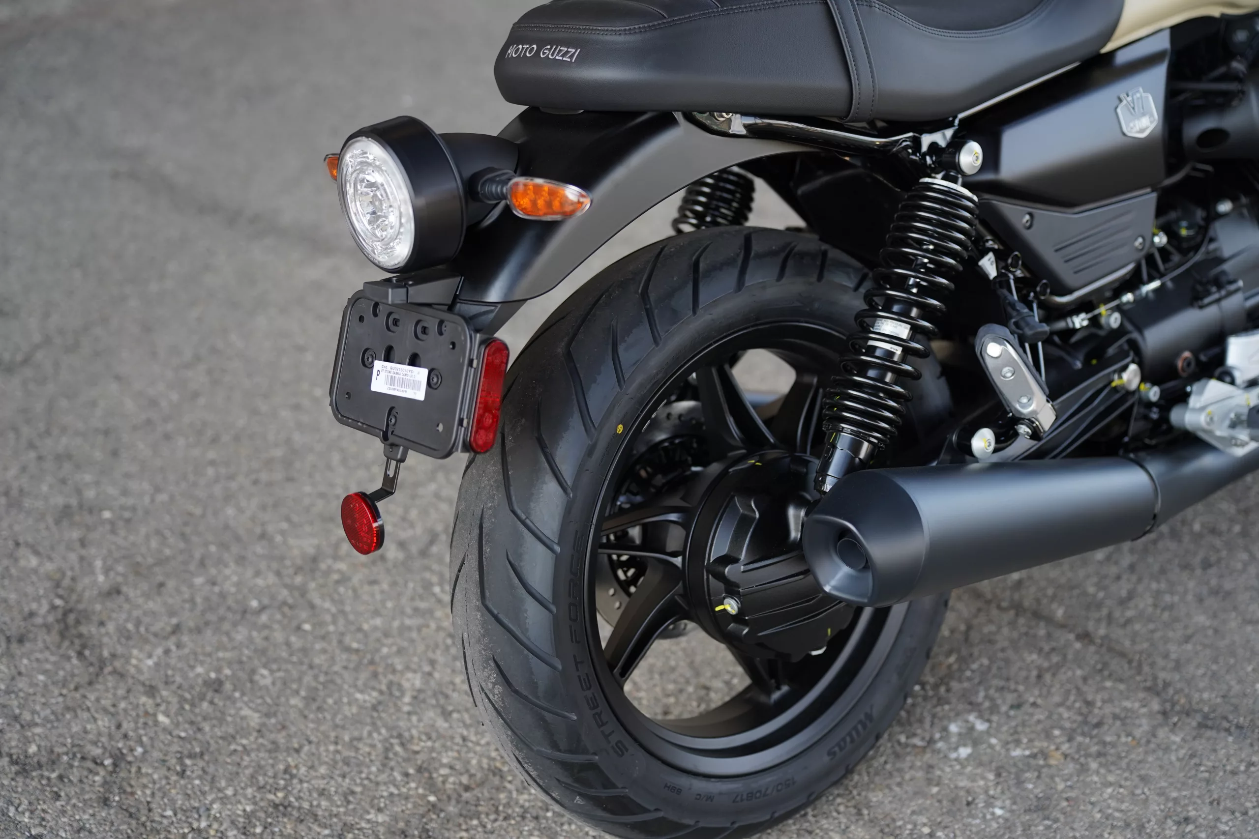2027 Moto Guzzi V7 Stone - Sabbia Camo - Image 58