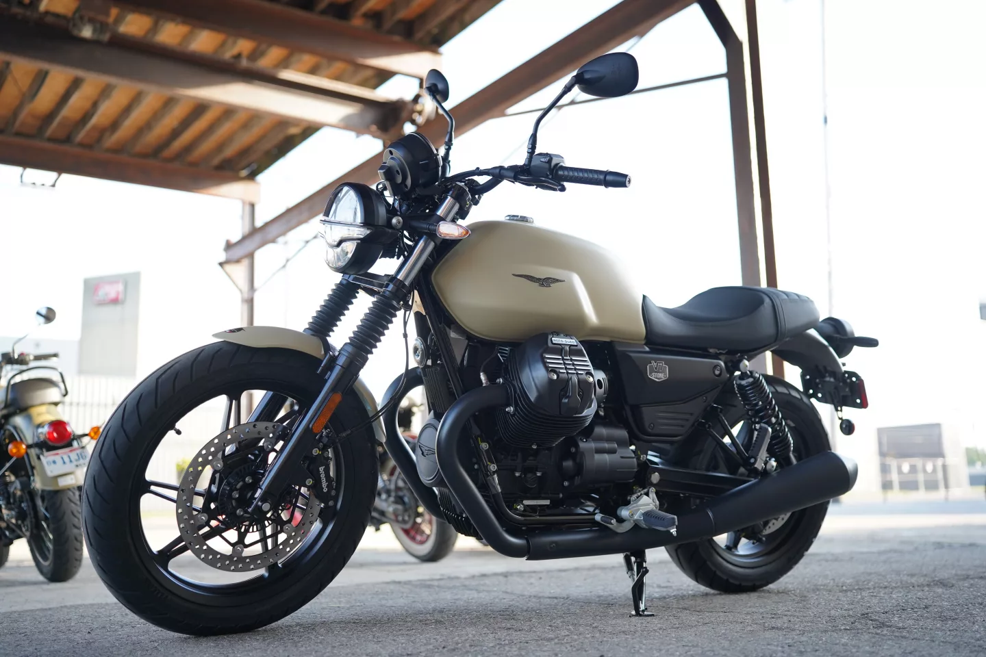 DSC00508 2027 Moto Guzzi V7 Stone - Sabbia Camo