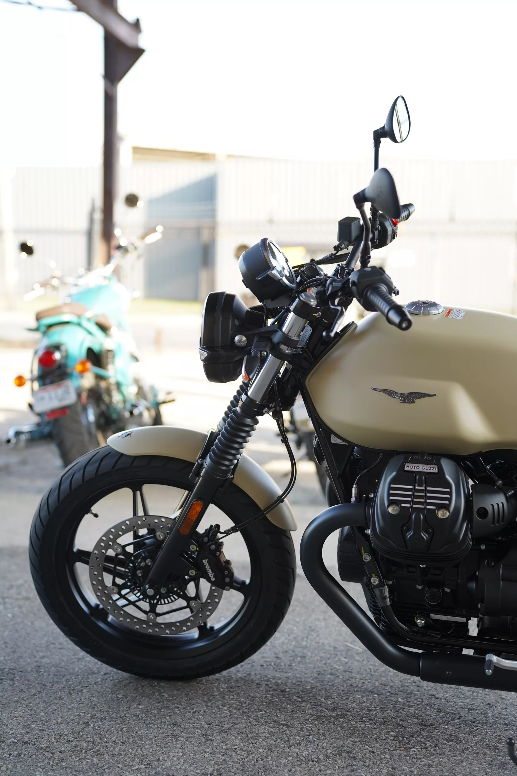 2027 Moto Guzzi V7 Stone - Sabbia Camo - Image 13