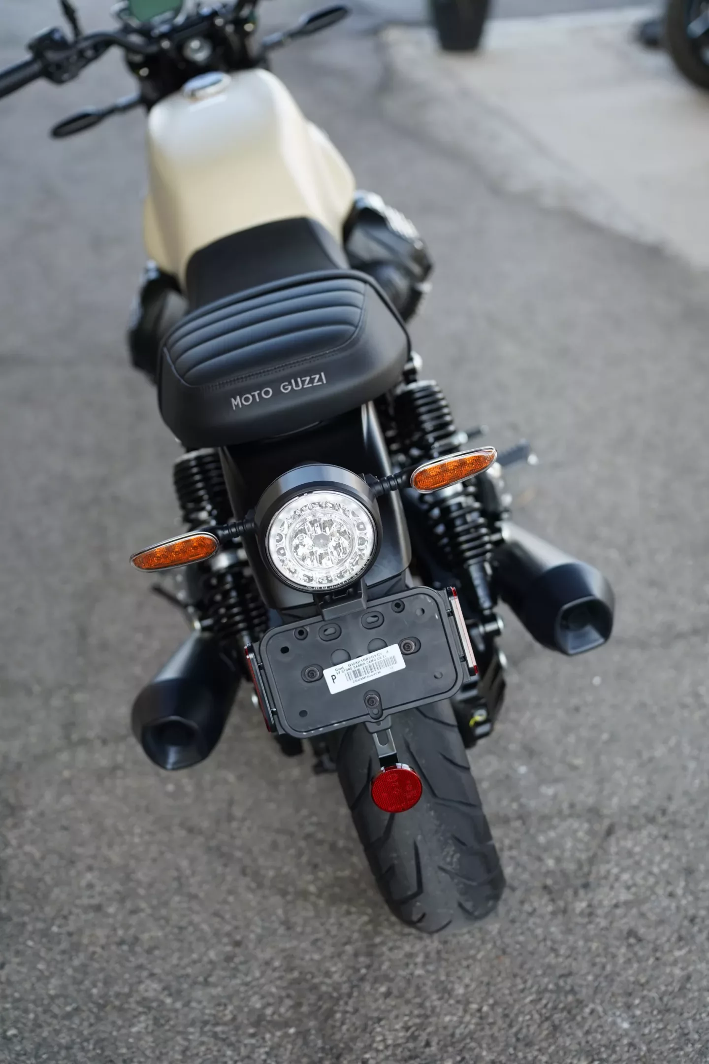 DSC00519 2027 Moto Guzzi V7 Stone - Sabbia Camo