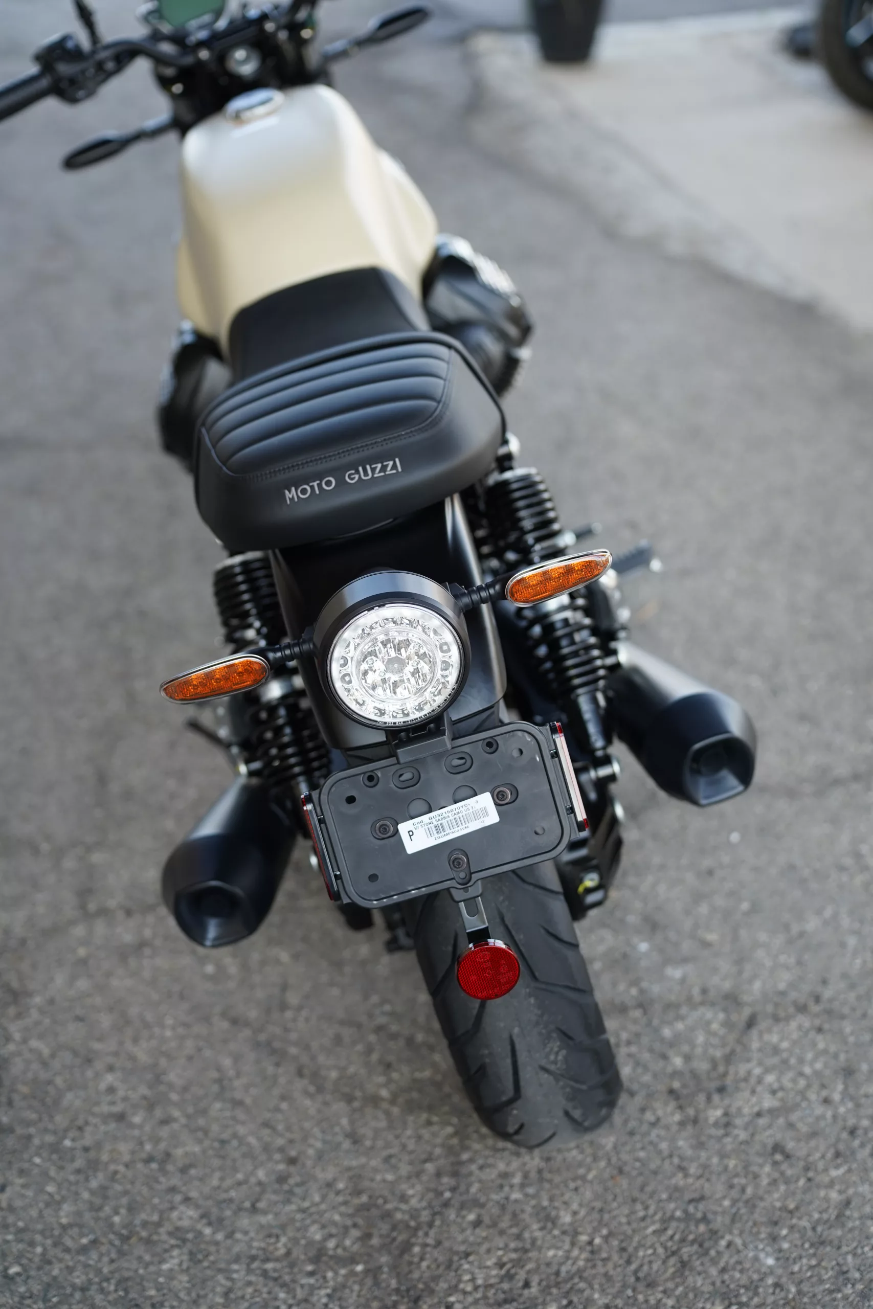 2027 Moto Guzzi V7 Stone - Sabbia Camo - Image 21