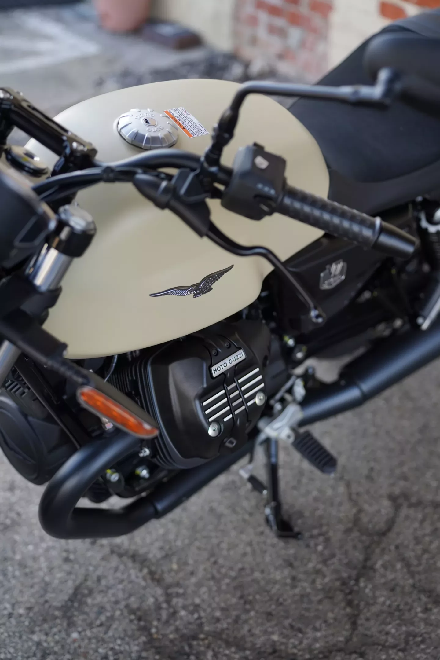 DSC00535 2027 Moto Guzzi V7 Stone - Sabbia Camo