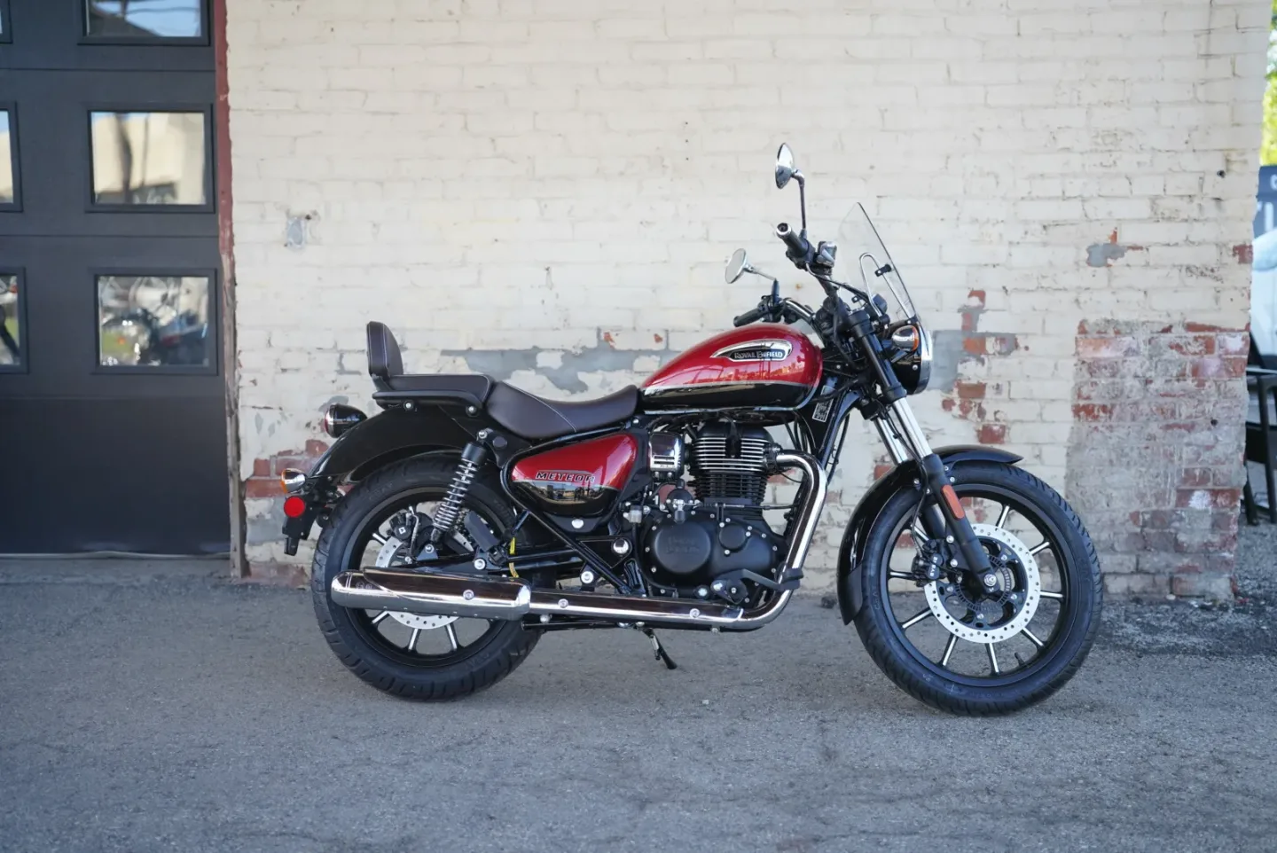 DSC00631 2024 Royal Enfield Meteor 350 - Supernova Red