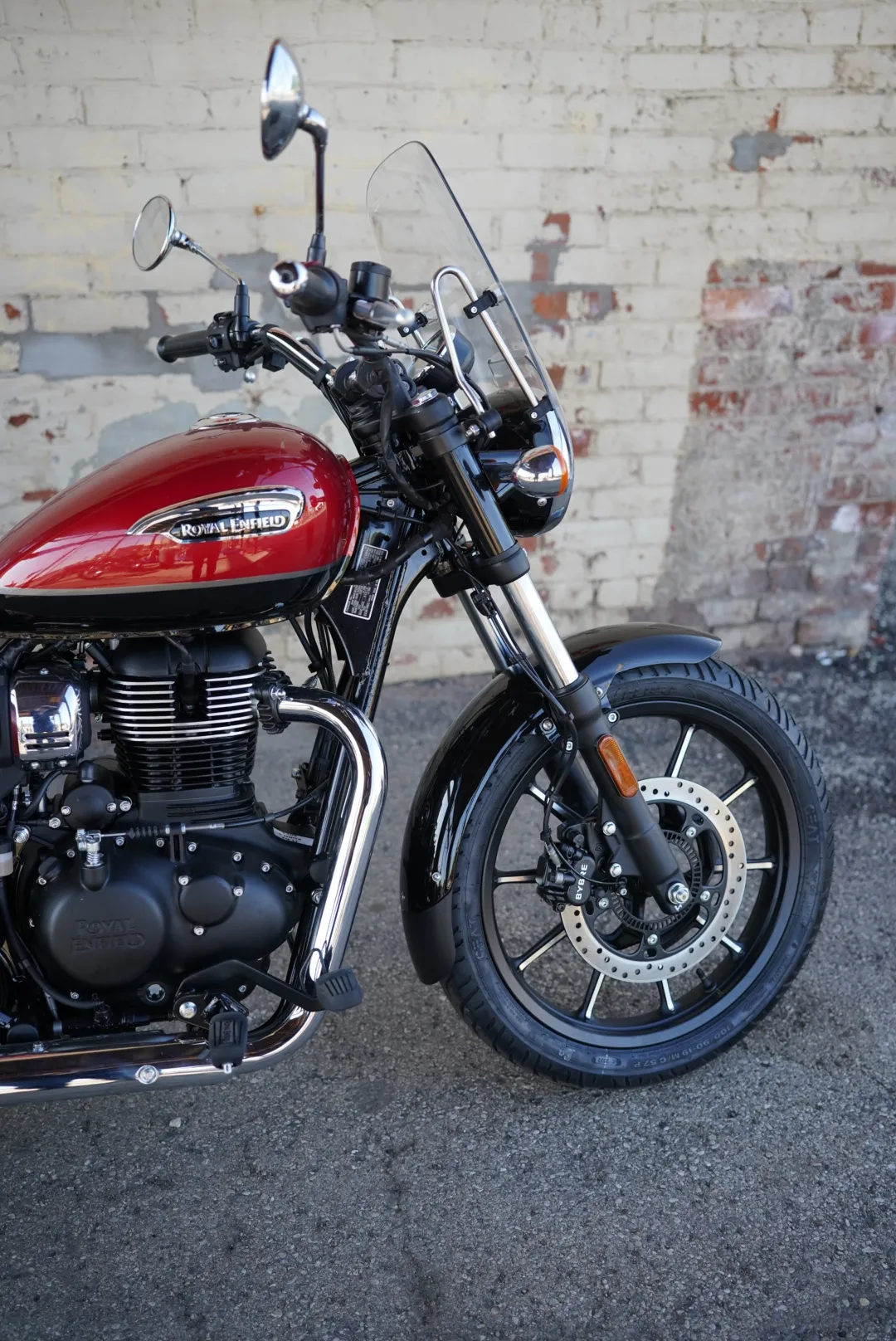 DSC00636 2024 Royal Enfield Meteor 350 - Supernova Red