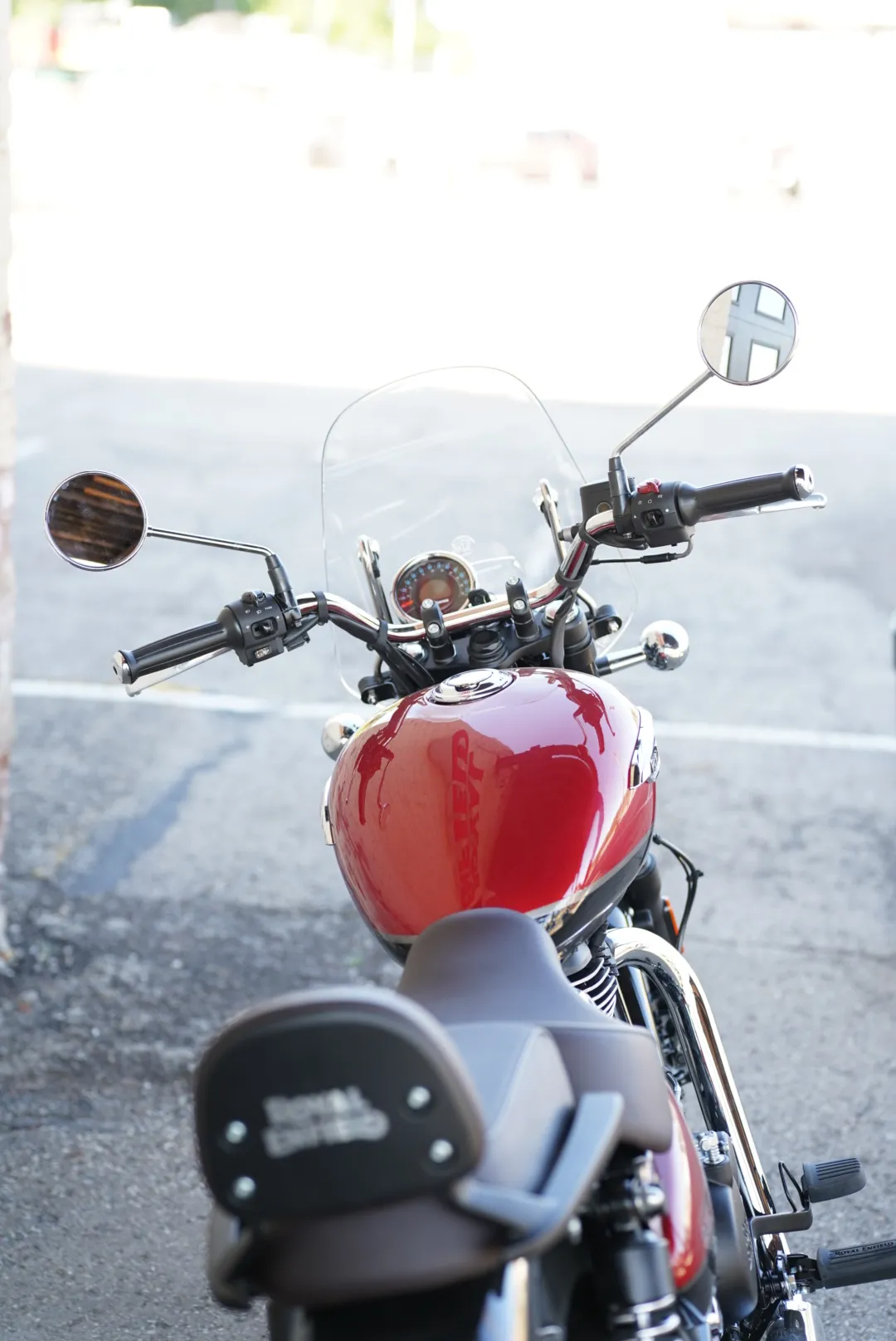 DSC00647 2024 Royal Enfield Meteor 350 - Supernova Red