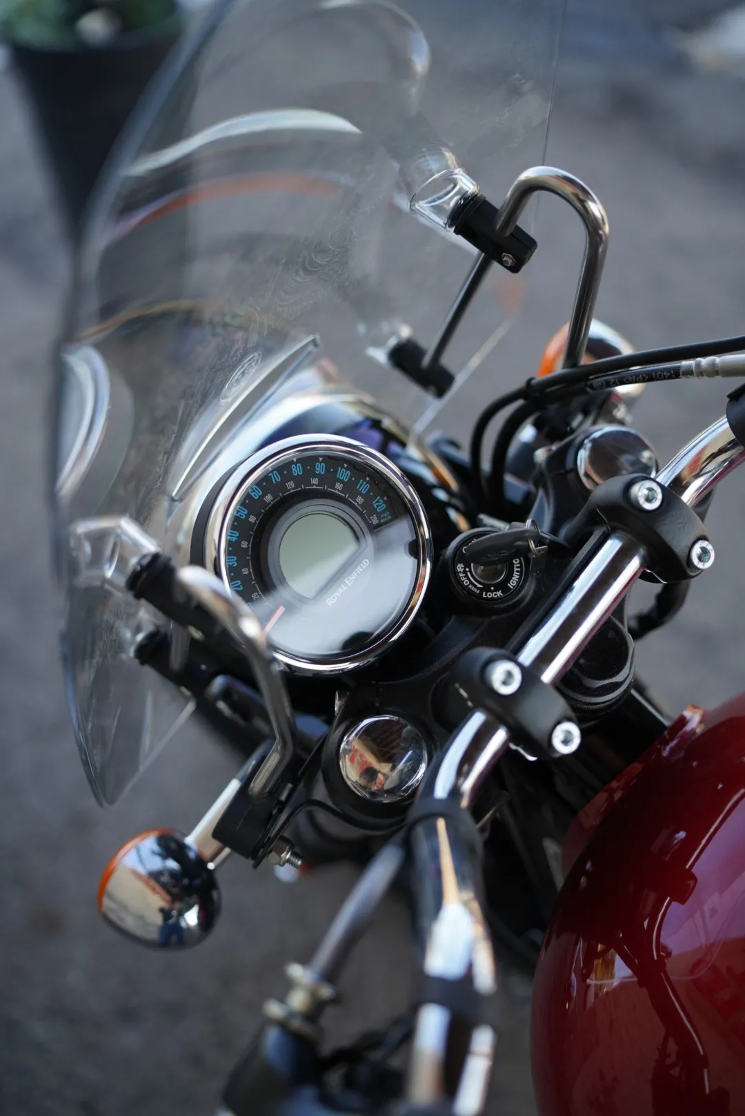 DSC00660 2024 Royal Enfield Meteor 350 - Supernova Red