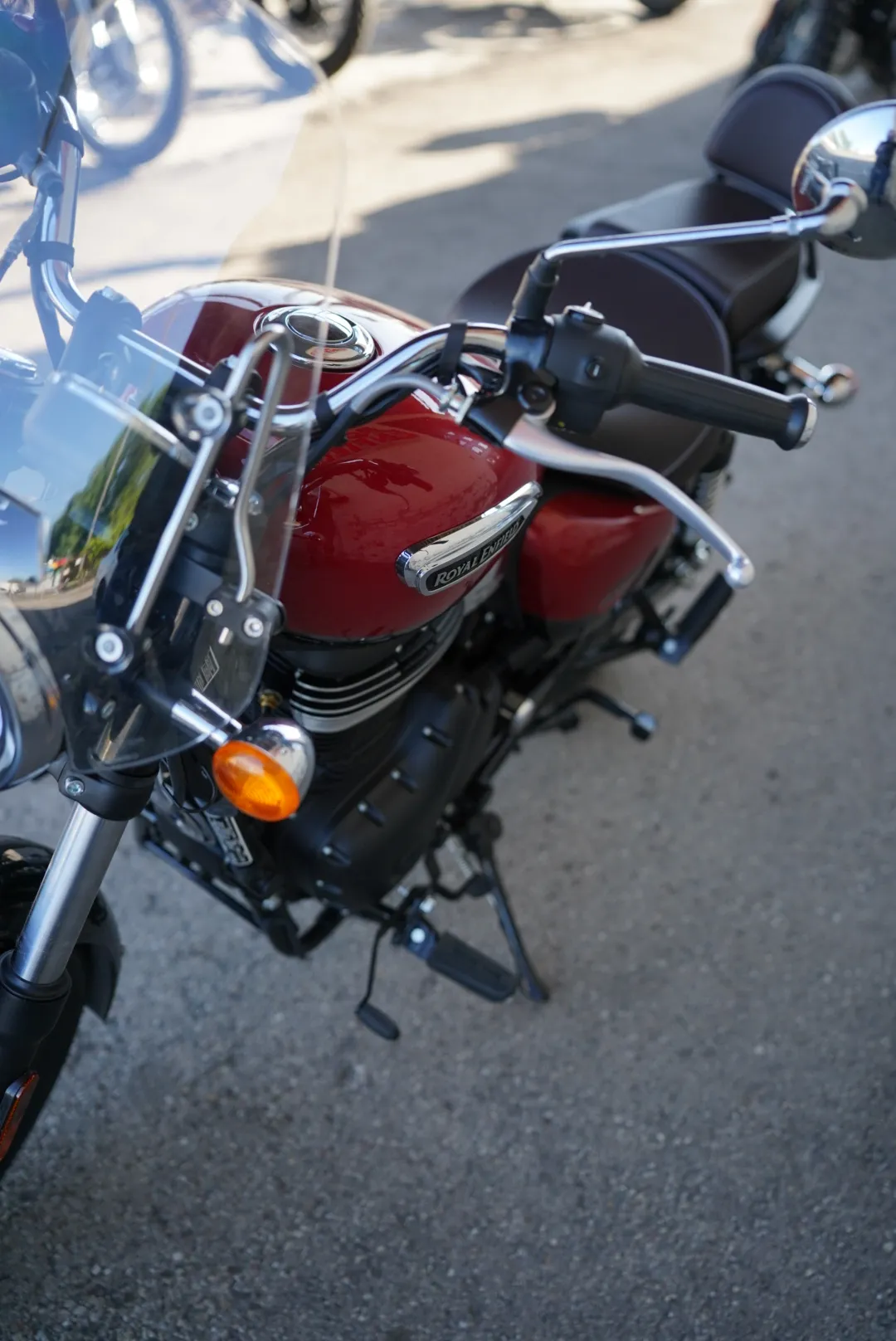 DSC00661 2024 Royal Enfield Meteor 350 - Supernova Red