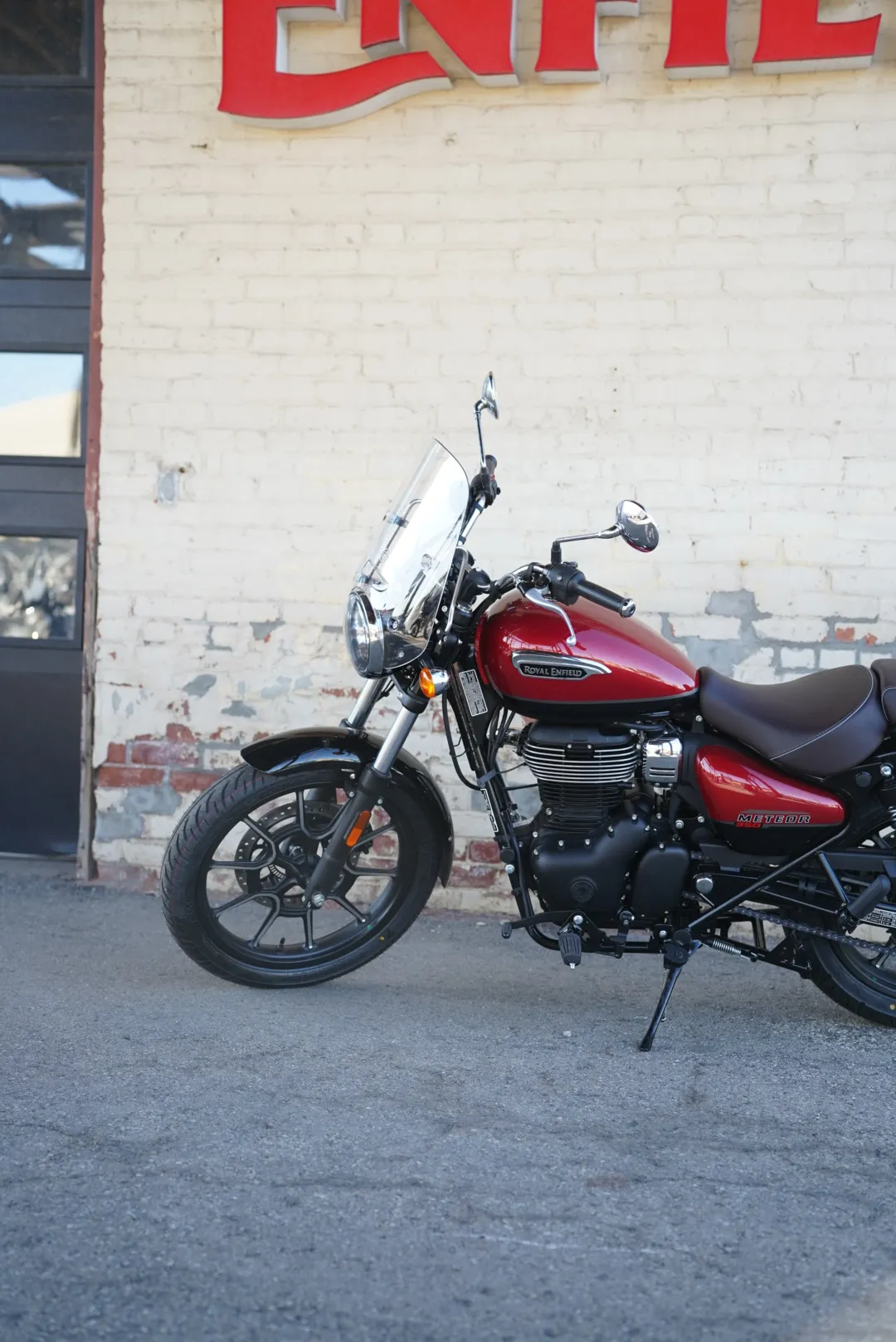 DSC00680 2024 Royal Enfield Meteor 350 - Supernova Red