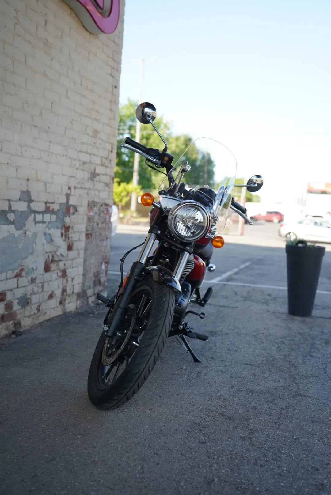 DSC00686 2024 Royal Enfield Meteor 350 - Supernova Red