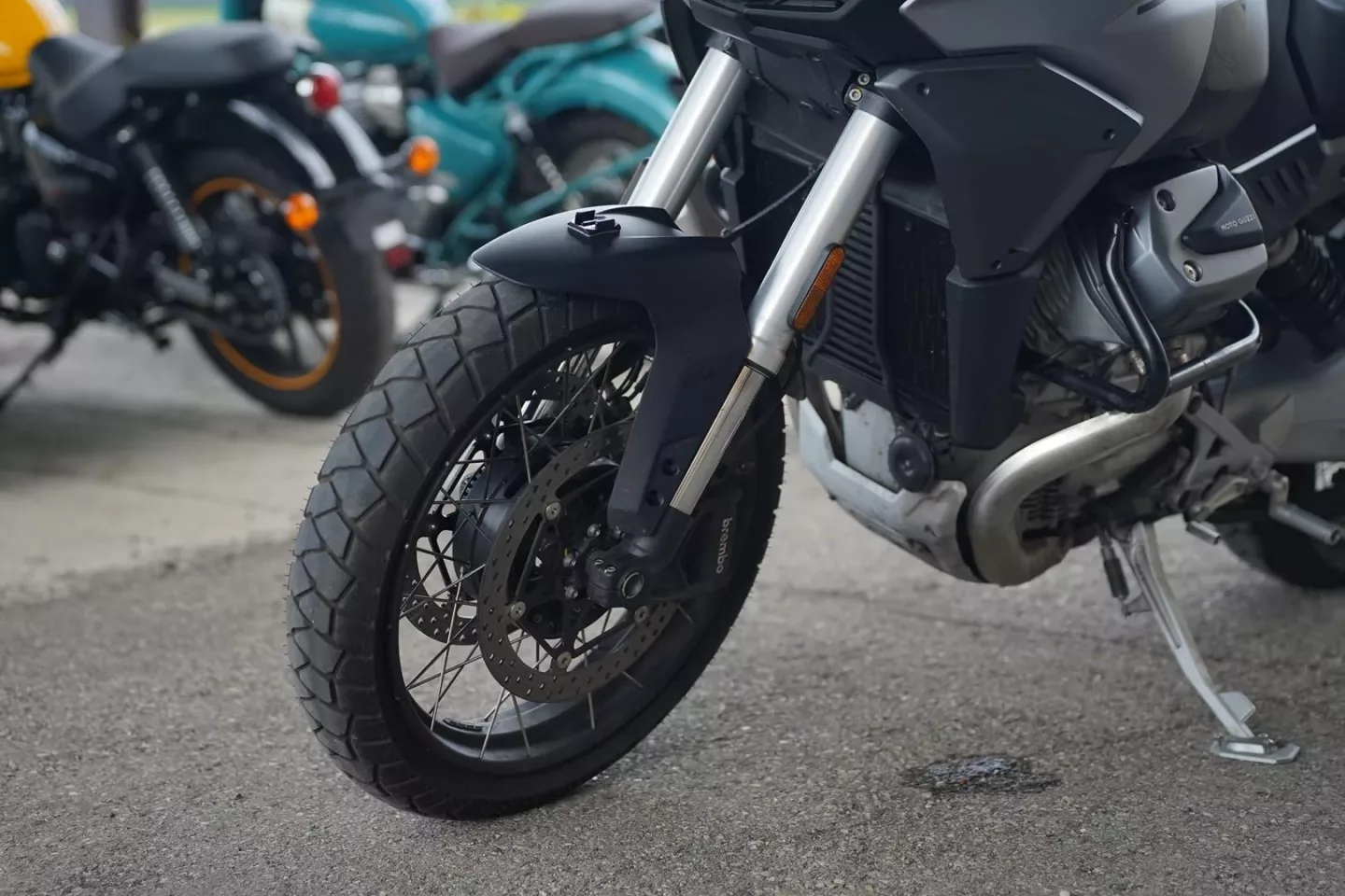 2024 Moto Guzzi Stelvio - Nero Vulcano