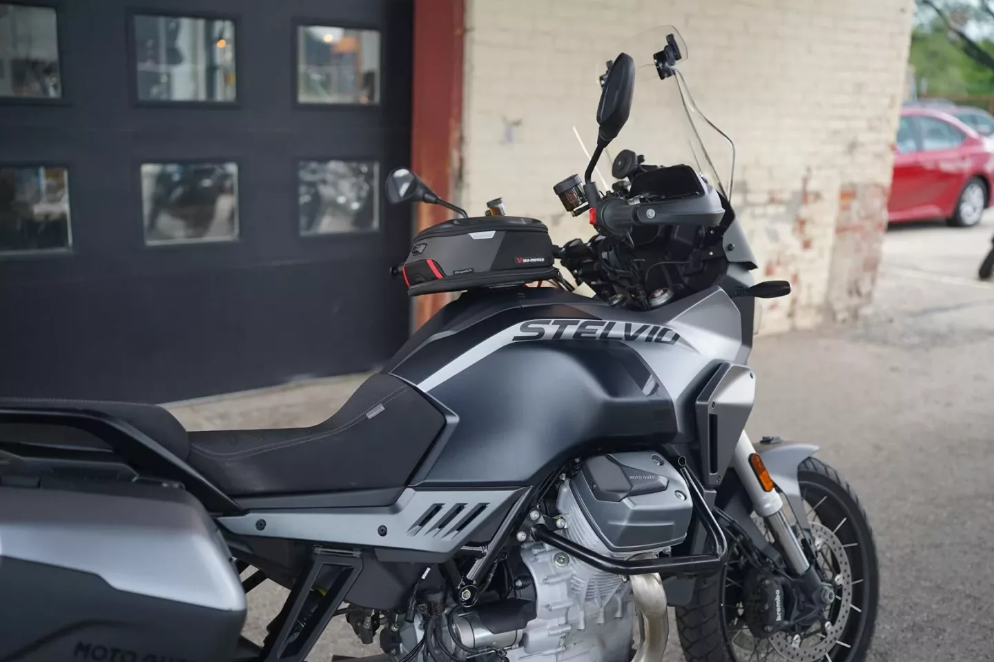 2024 Moto Guzzi Stelvio - Nero Vulcano