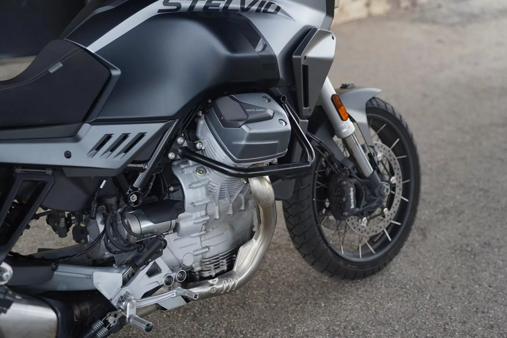 2023 Moto Guzzi Stelvio - Nero Vulcano - Image 45