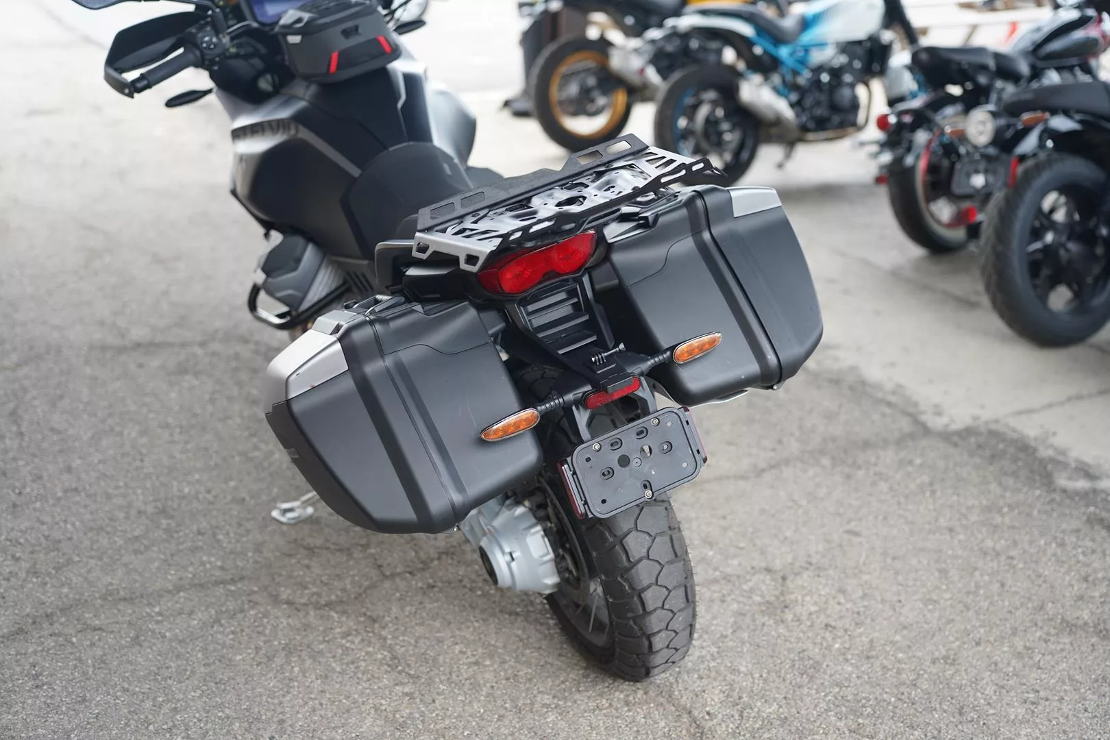 2023 Moto Guzzi Stelvio - Nero Vulcano - Image 33