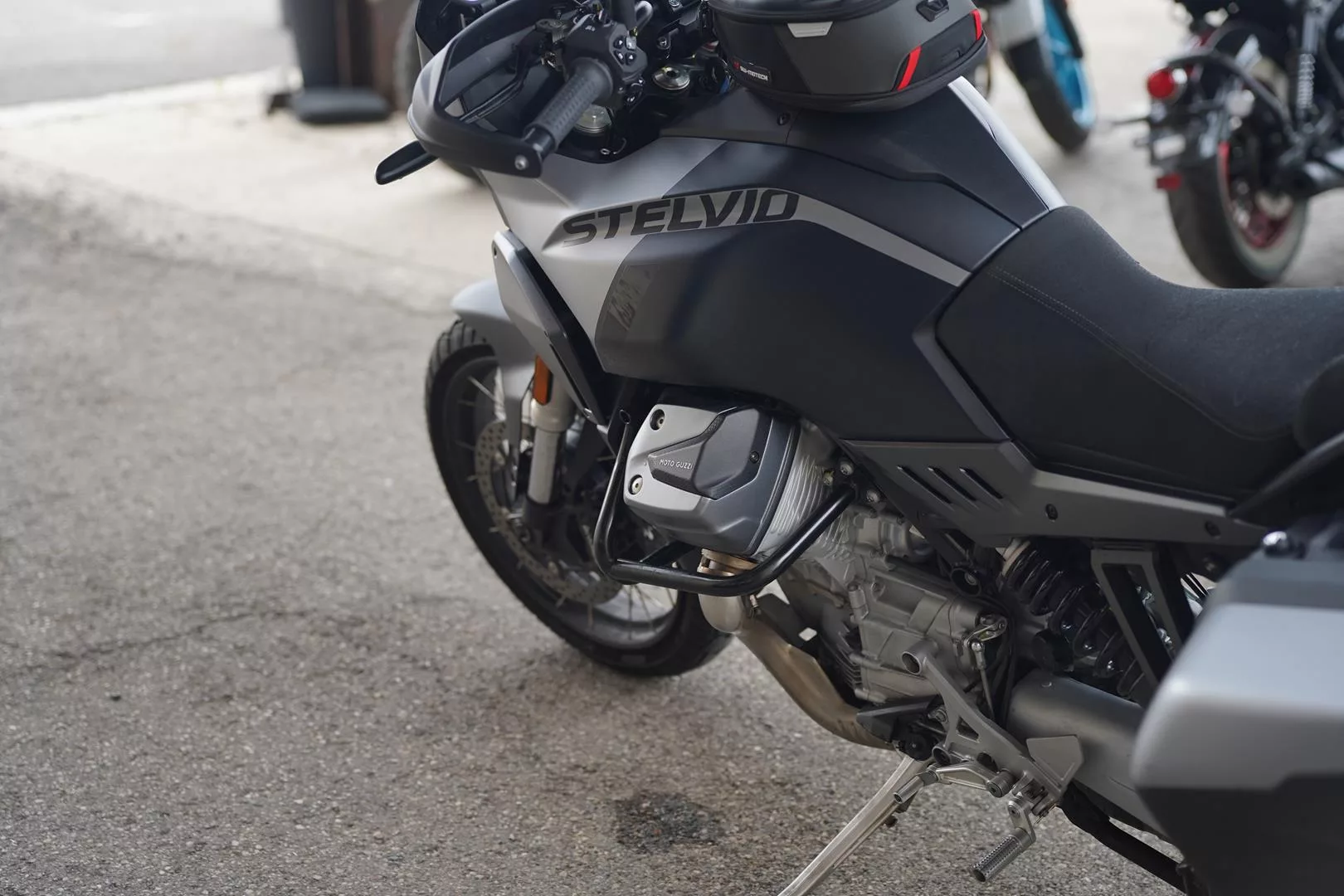 2023 Moto Guzzi Stelvio - Nero Vulcano - Image 28