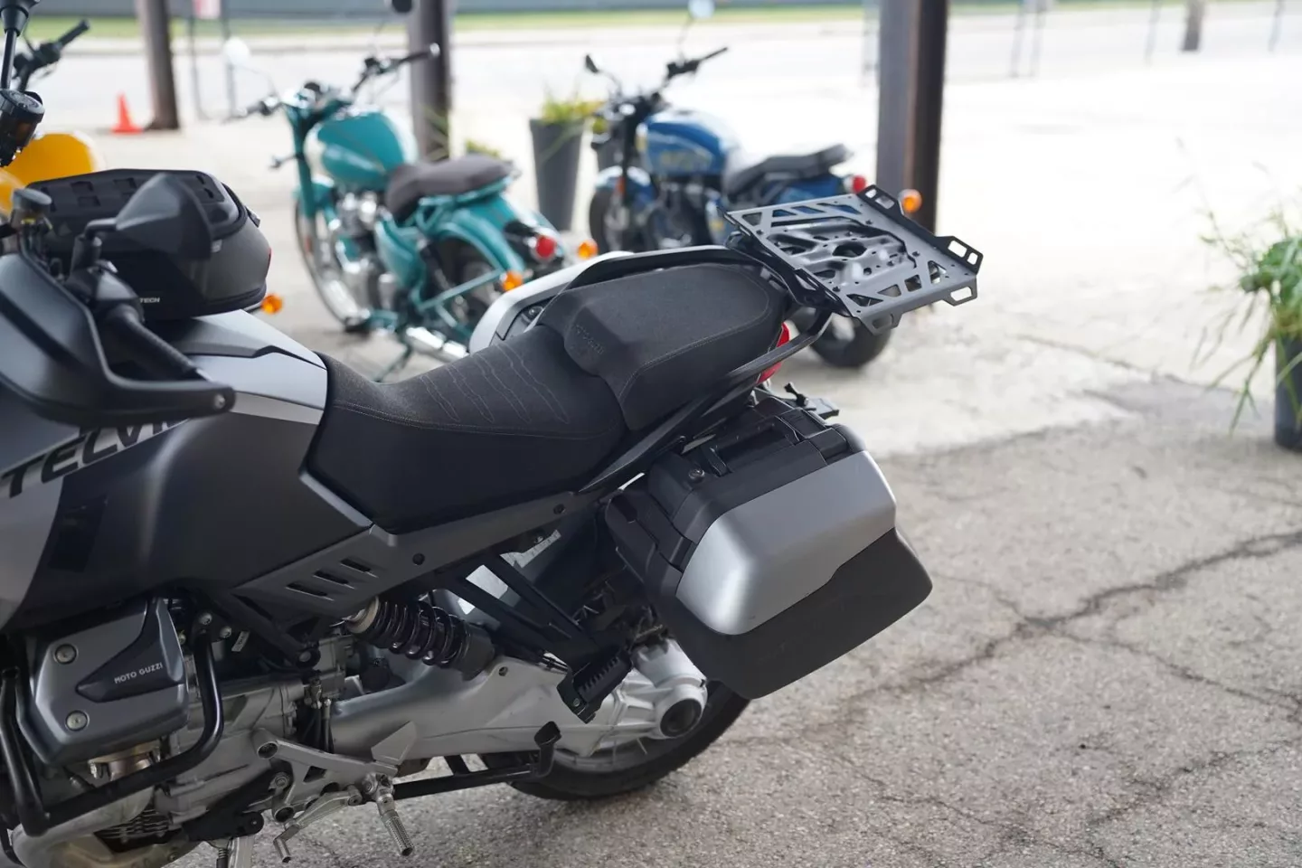 2024 Moto Guzzi Stelvio - Nero Vulcano