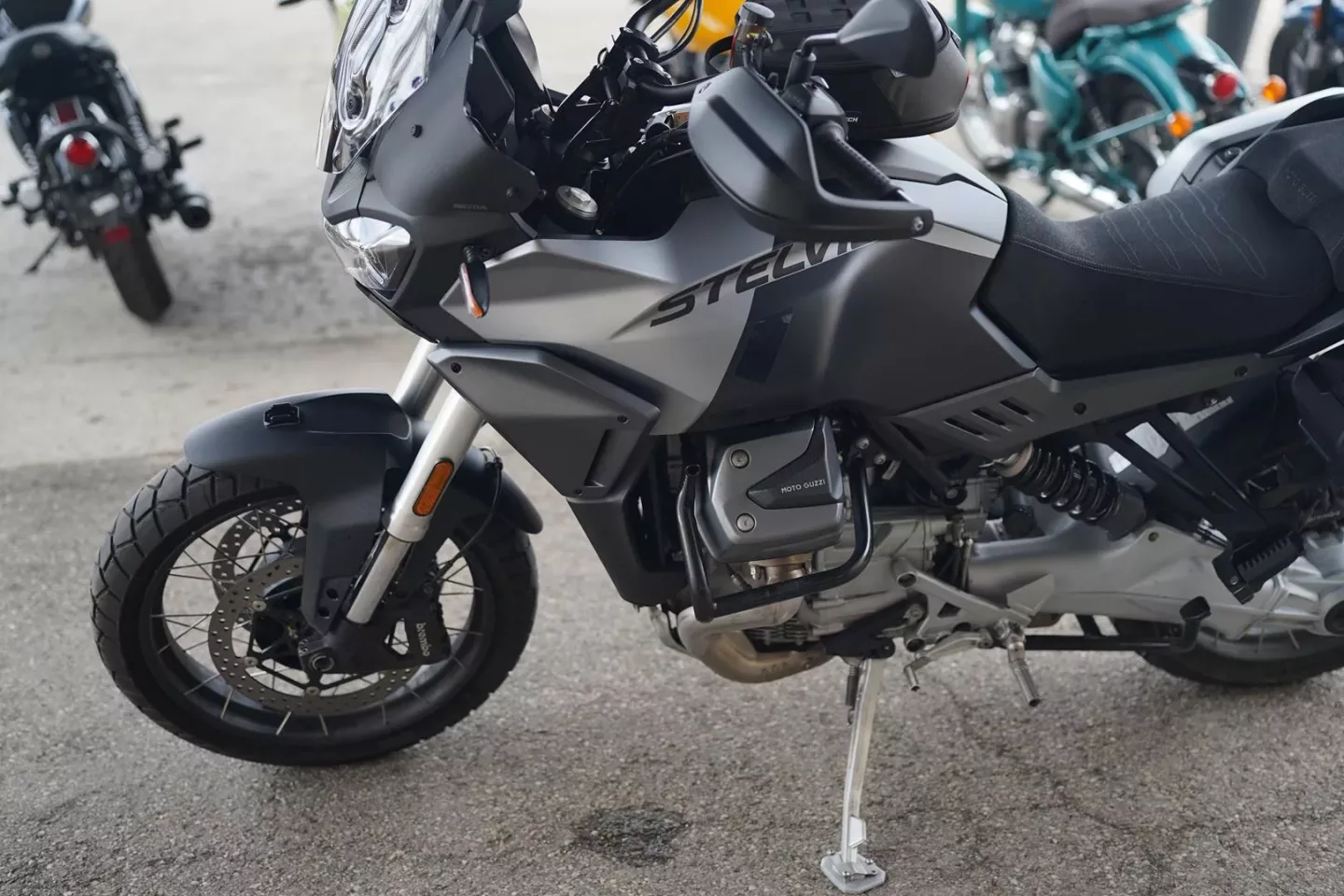2024 Moto Guzzi Stelvio - Nero Vulcano