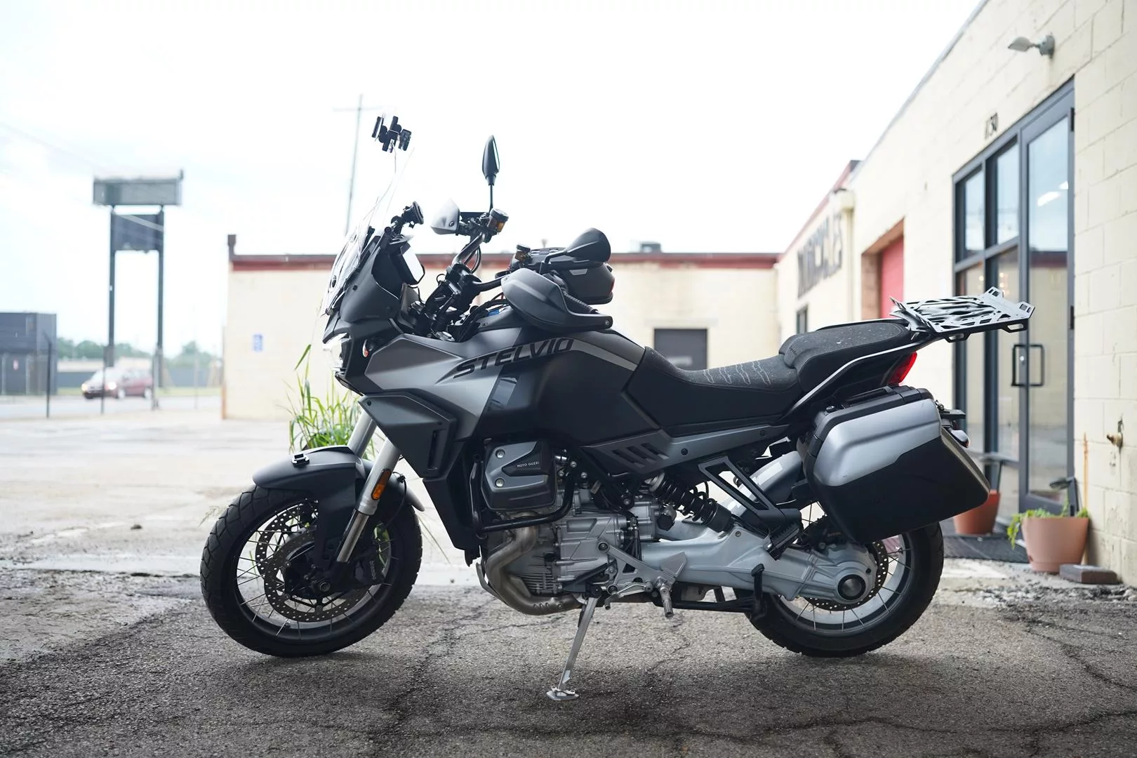 2023 Moto Guzzi Stelvio - Nero Vulcano - Image 13