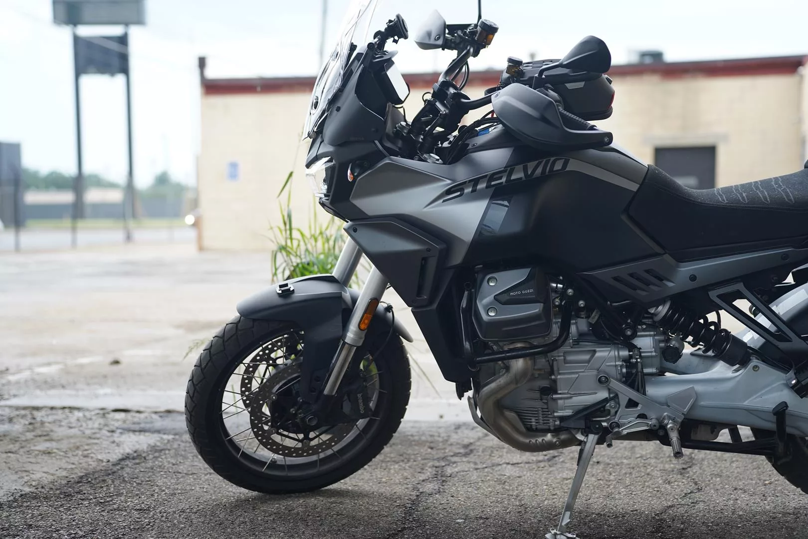 2023 Moto Guzzi Stelvio - Nero Vulcano - Image 12