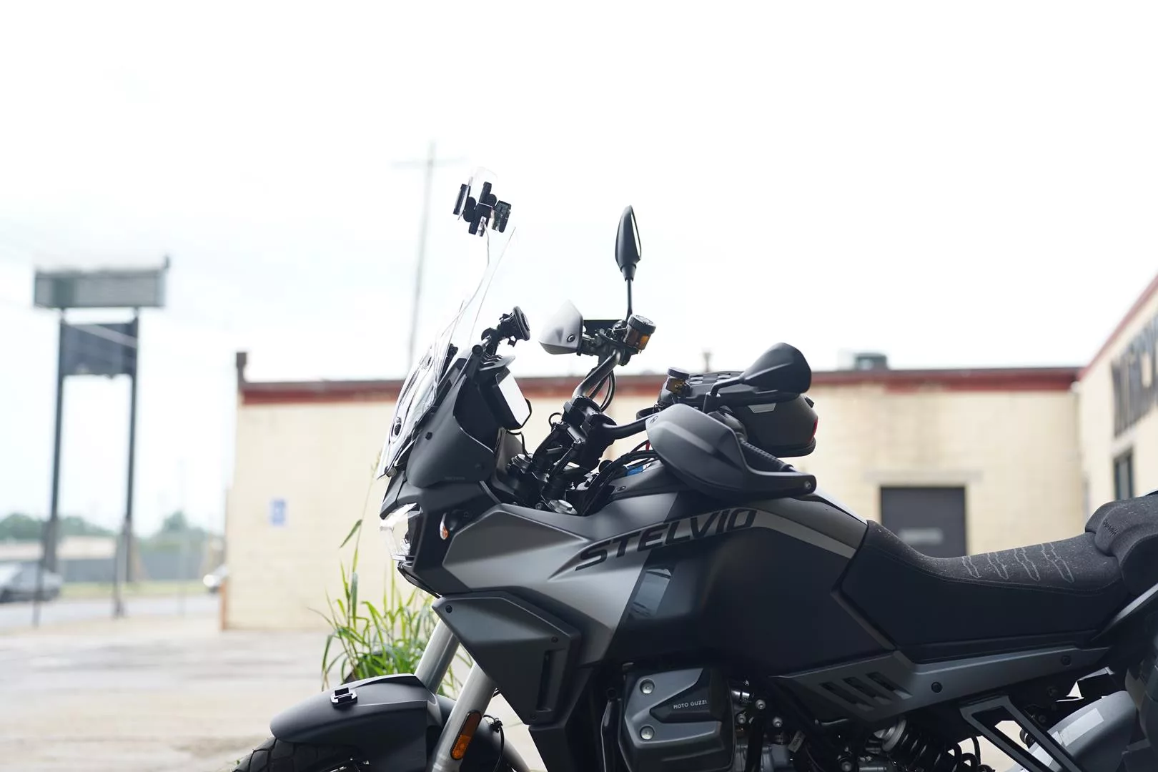 2023 Moto Guzzi Stelvio - Nero Vulcano - Image 10