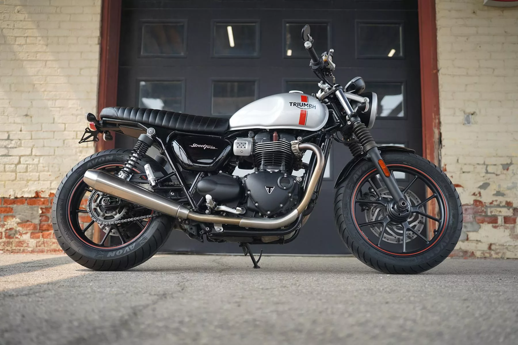 2016 Triumph Street Twin 900 - Image 4