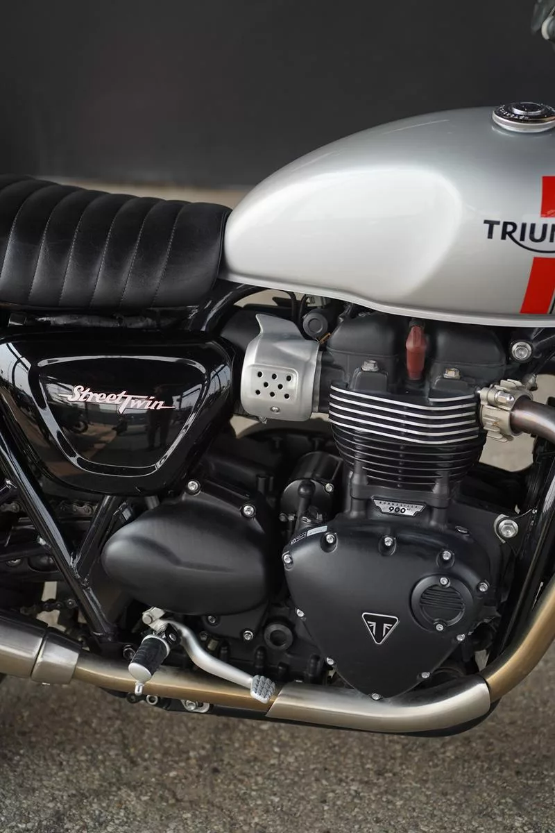 2016 Triumph Street Twin 900 - Image 54