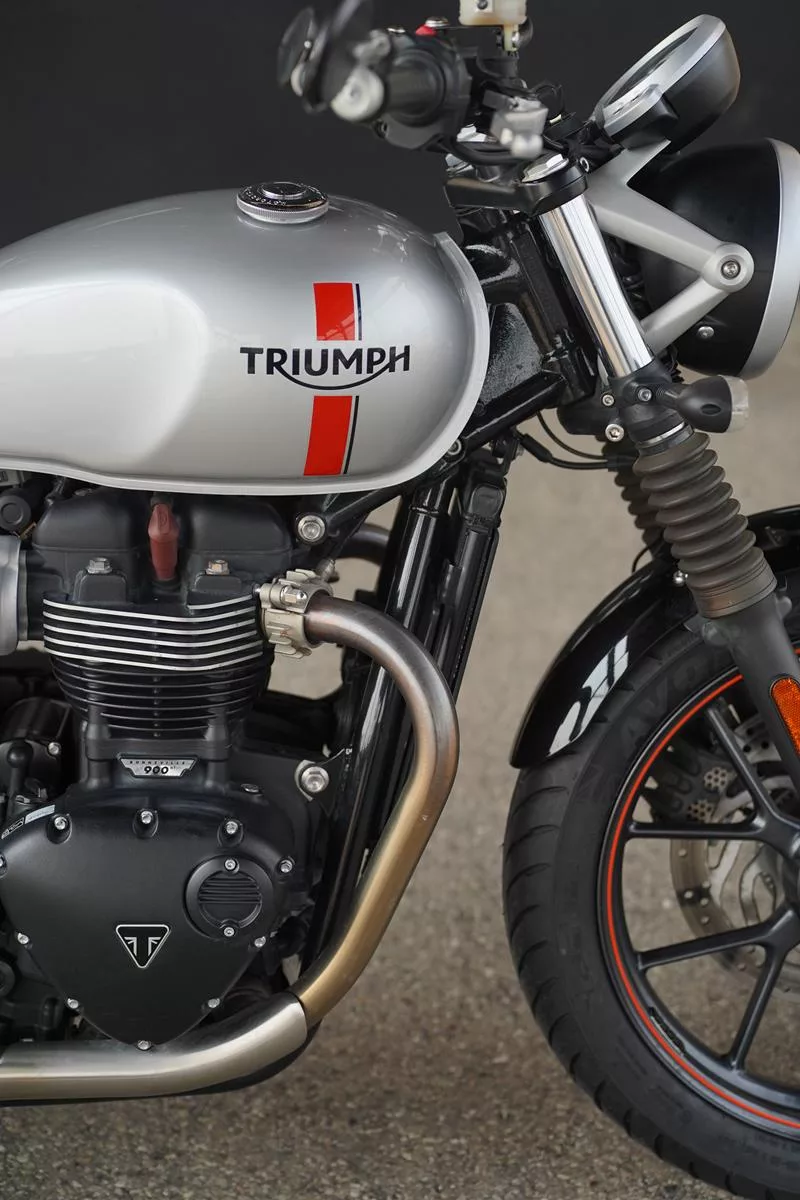 2016 Triumph Street Twin 900 - Image 53