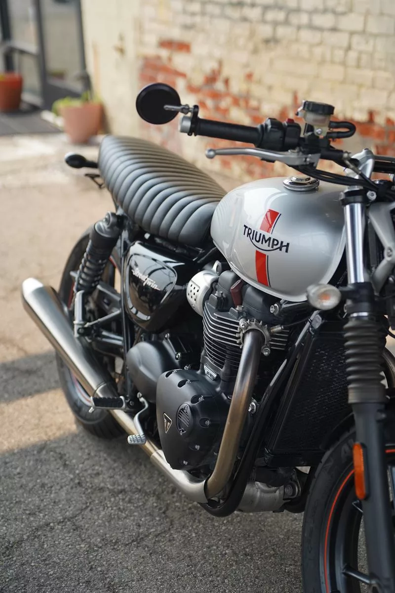 2016 Triumph Street Twin 900 - Image 49