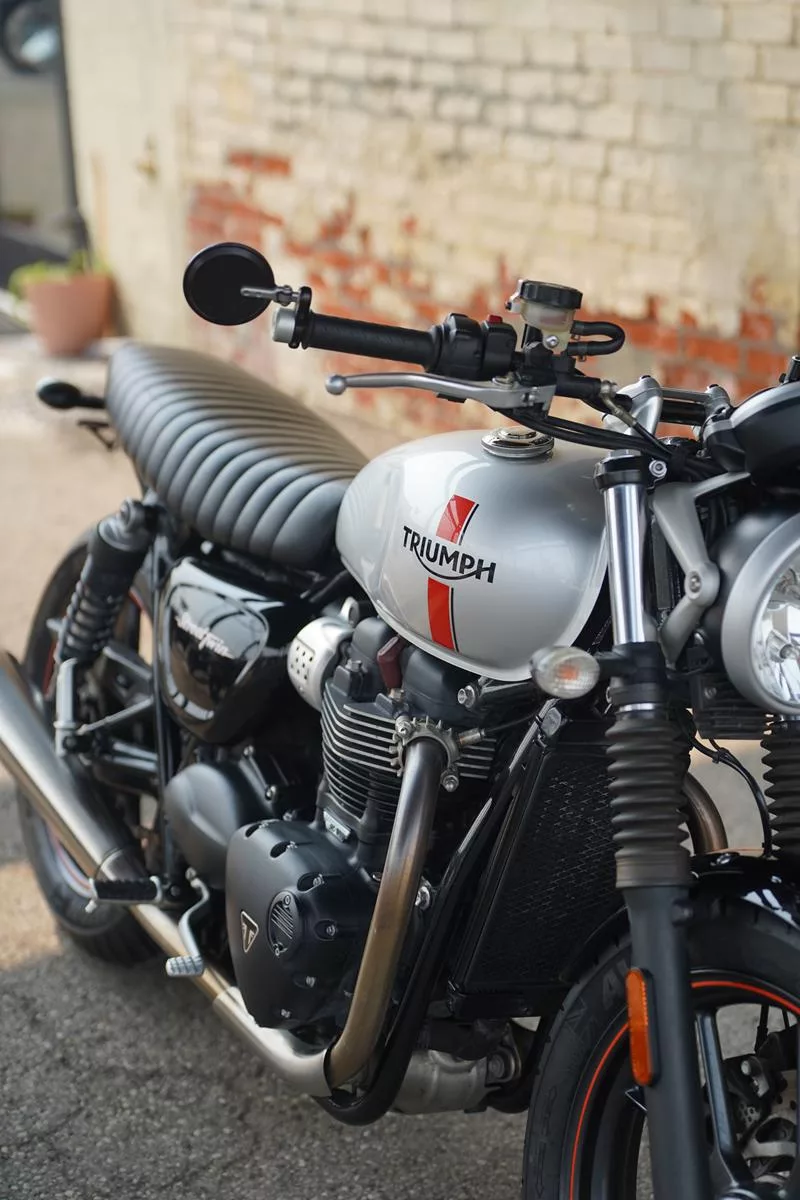 2016 Triumph Street Twin 900 - Image 48